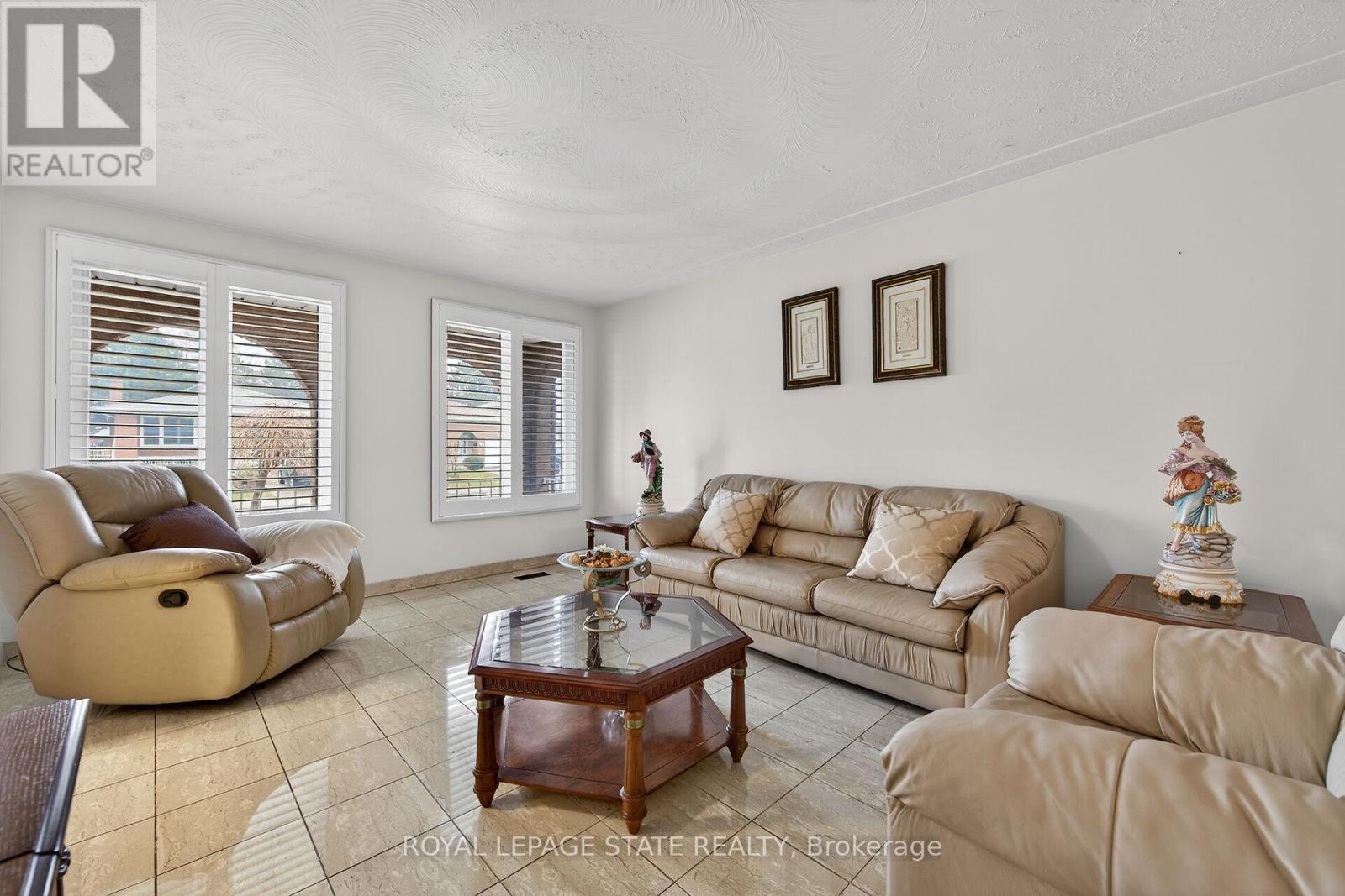 15 Fairington Crescent, Hamilton (Kentley), Ontario  L8E 3N3 - Photo 22 - X12914272