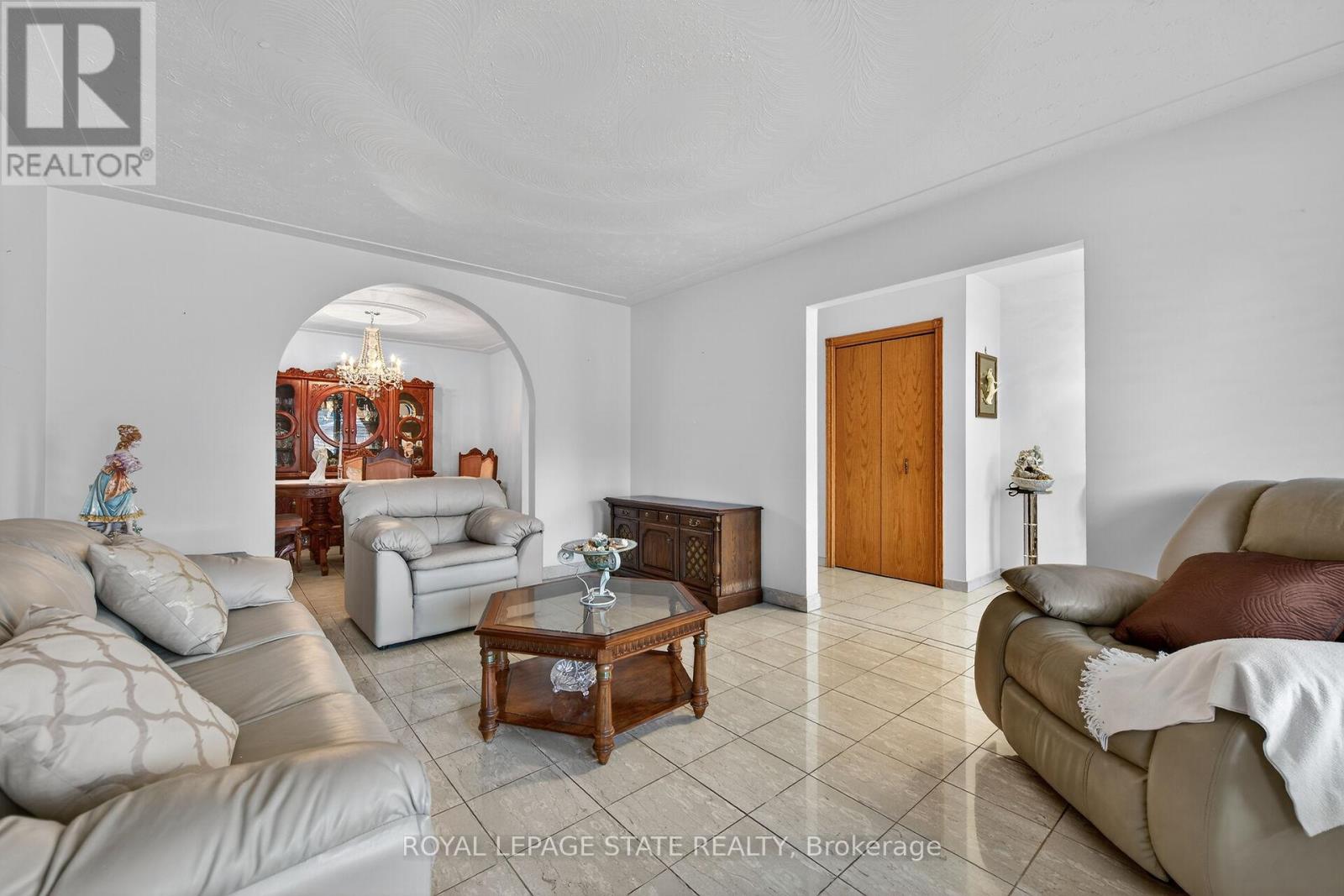 15 Fairington Crescent, Hamilton (Kentley), Ontario  L8E 3N3 - Photo 24 - X12914272