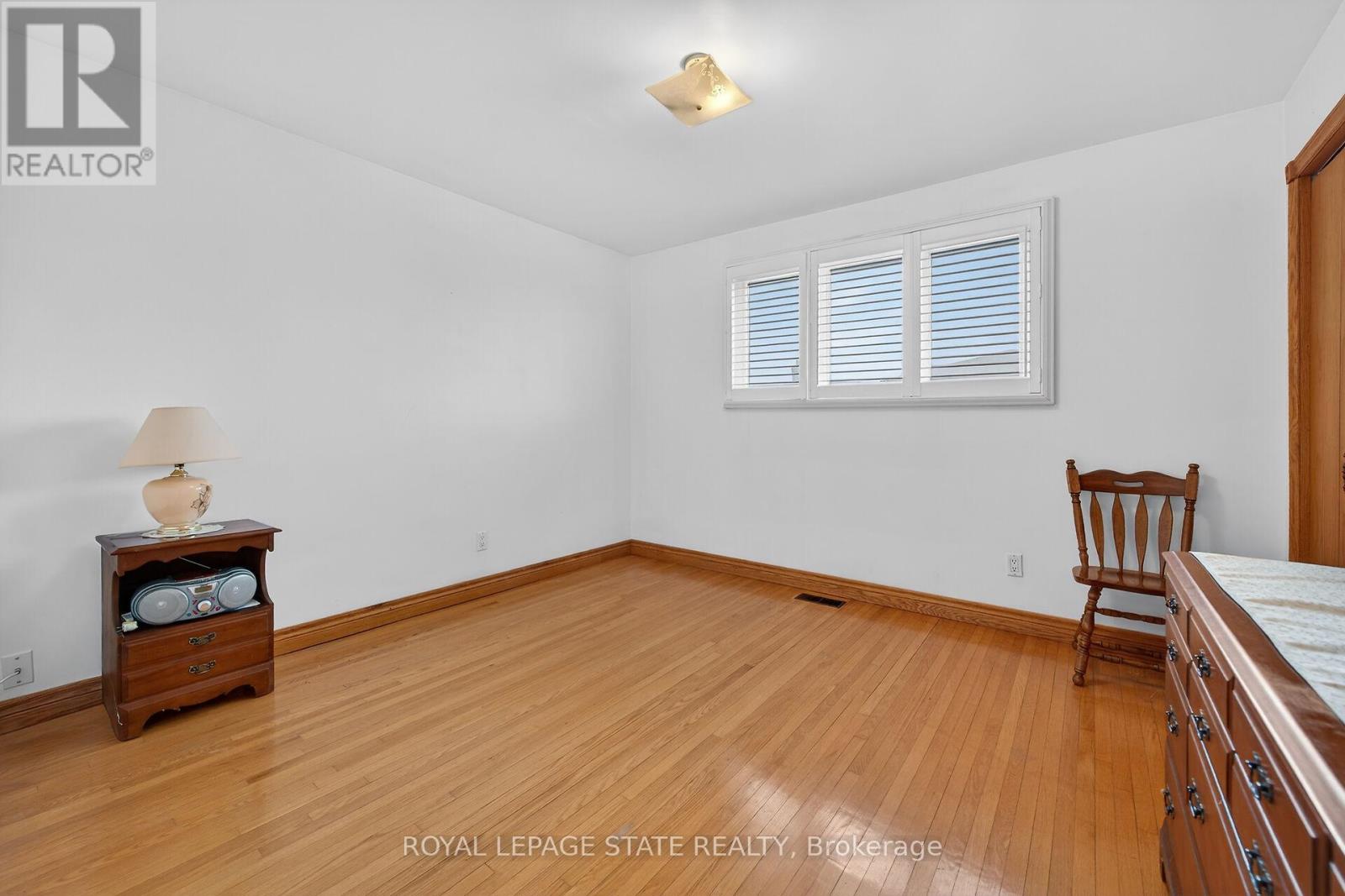 15 Fairington Crescent, Hamilton (Kentley), Ontario  L8E 3N3 - Photo 28 - X12914272