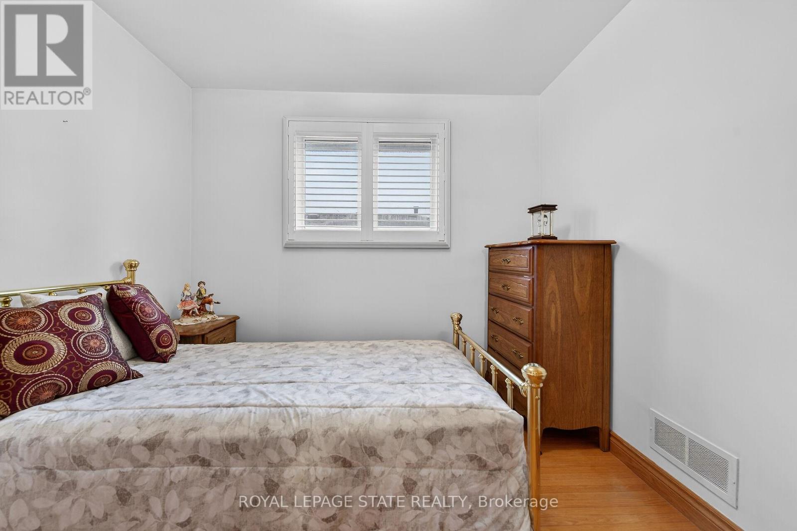 15 Fairington Crescent, Hamilton (Kentley), Ontario  L8E 3N3 - Photo 30 - X12914272