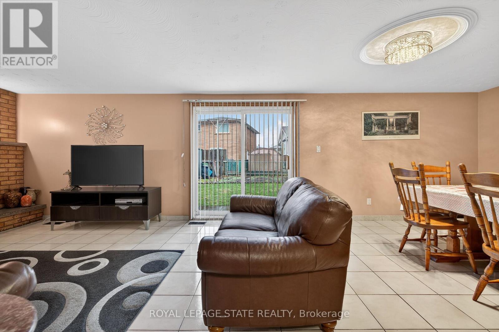 15 Fairington Crescent, Hamilton (Kentley), Ontario  L8E 3N3 - Photo 36 - X12914272