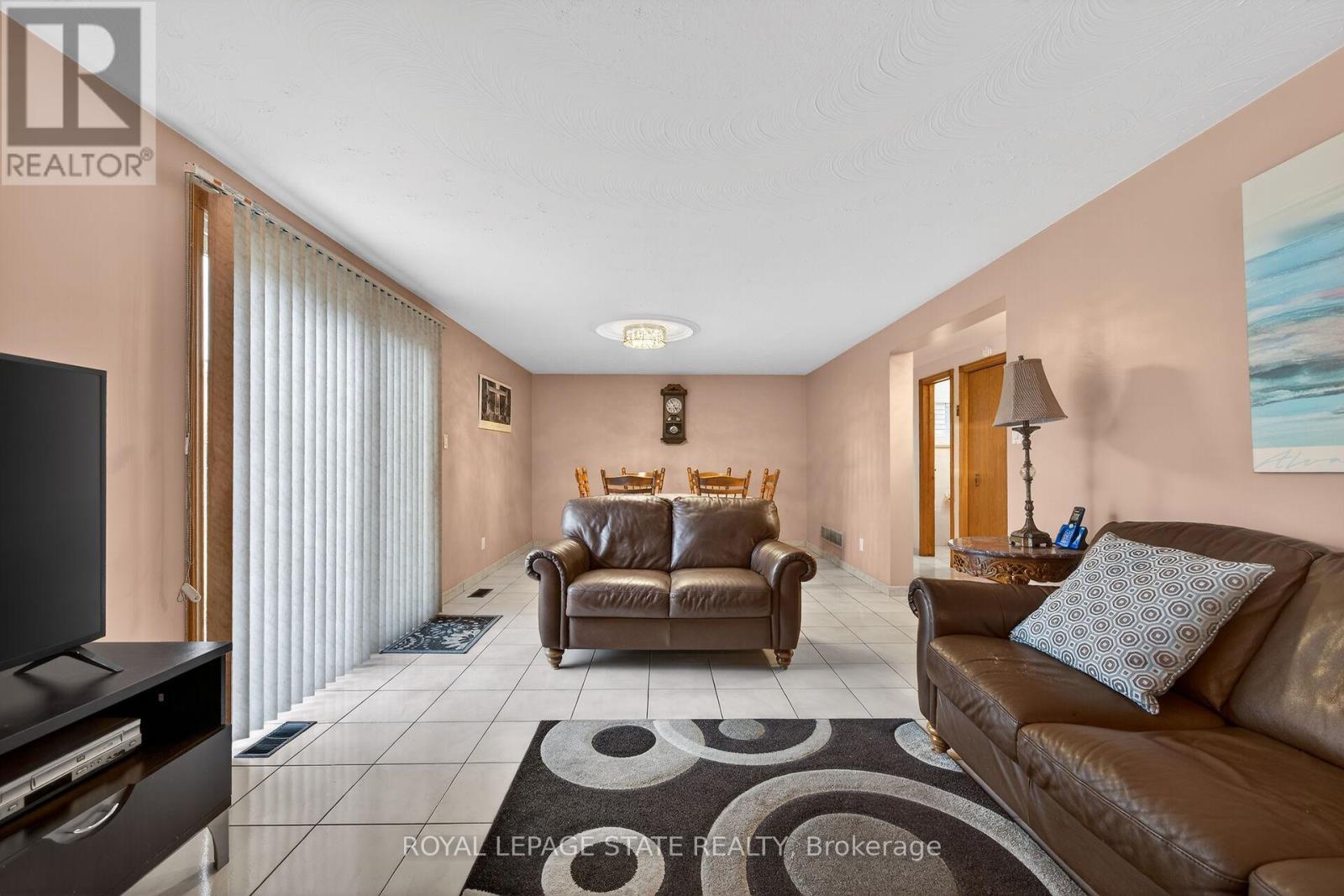 15 Fairington Crescent, Hamilton (Kentley), Ontario  L8E 3N3 - Photo 39 - X12914272