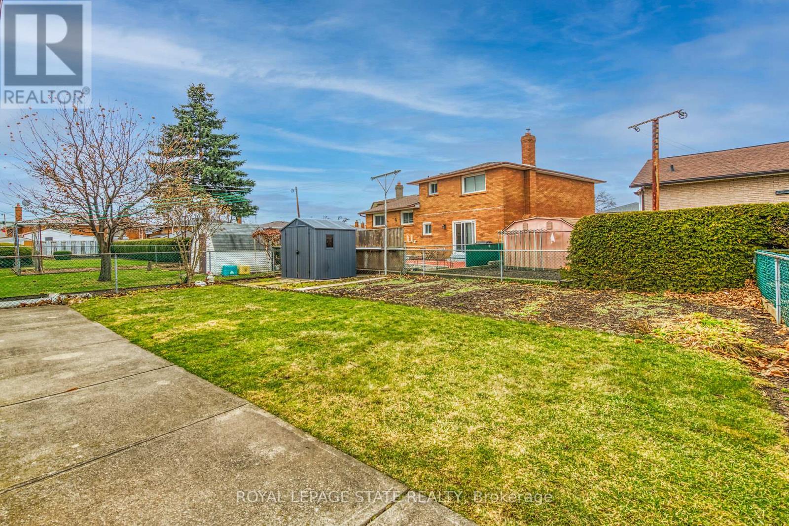 15 Fairington Crescent, Hamilton (Kentley), Ontario  L8E 3N3 - Photo 47 - X12914272