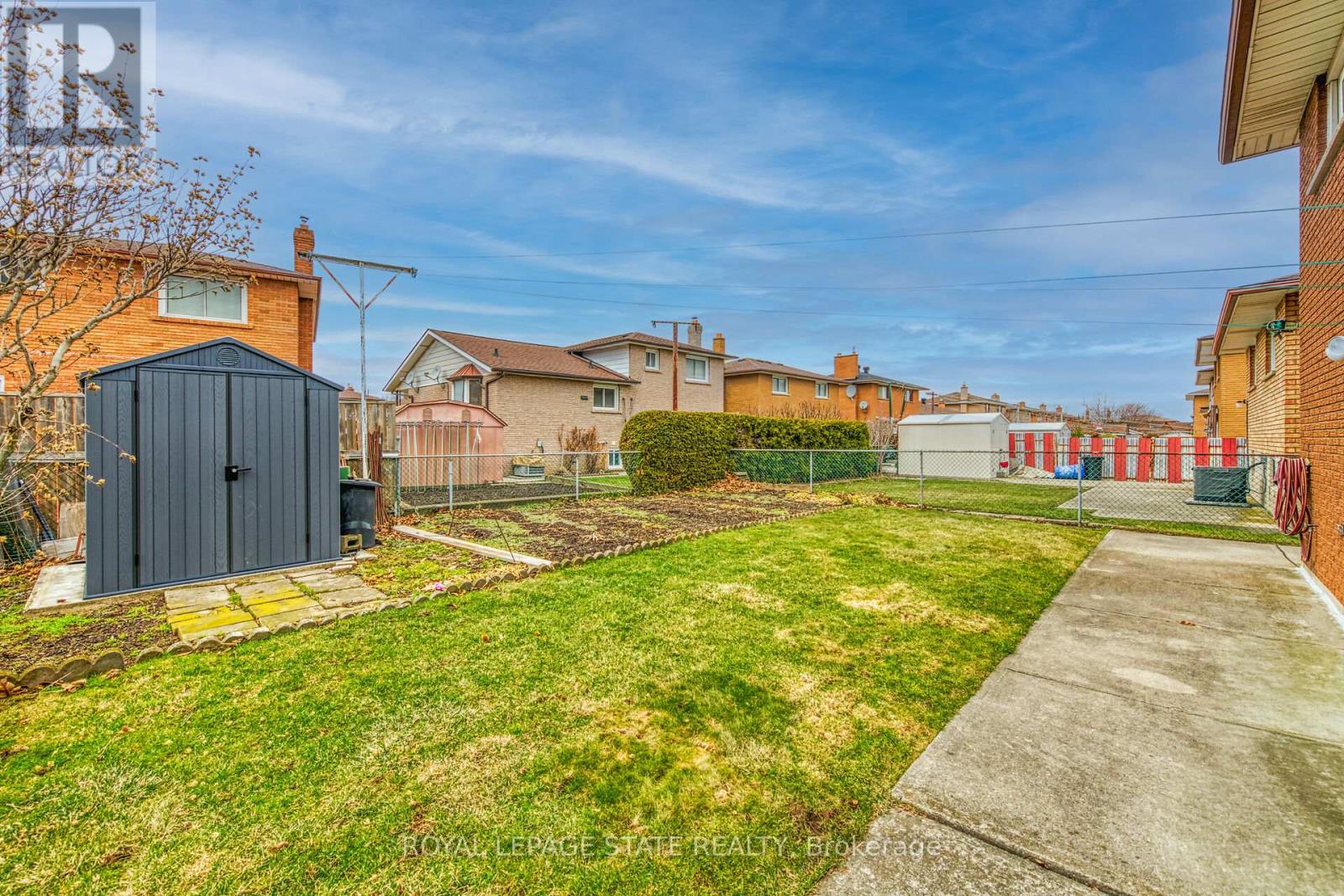 15 Fairington Crescent, Hamilton (Kentley), Ontario  L8E 3N3 - Photo 49 - X12914272