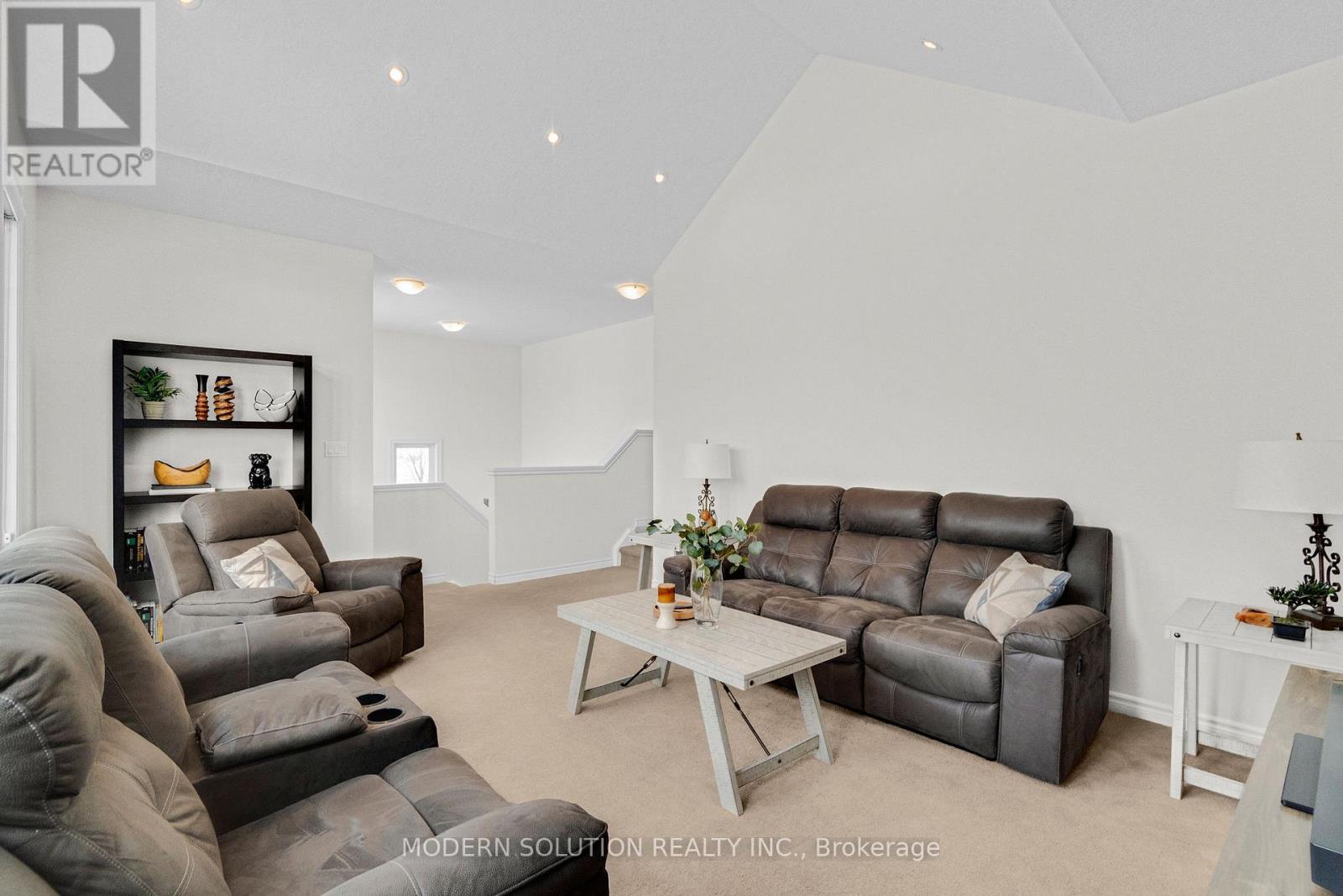 99 Creighton Avenue, Guelph (Grange Road), Ontario  N1E 0H8 - Photo 18 - X12914308