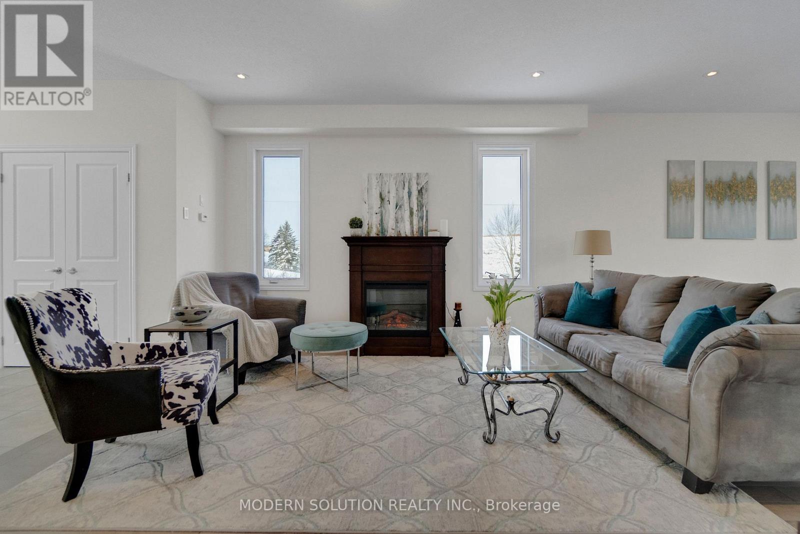 99 Creighton Avenue, Guelph (Grange Road), Ontario  N1E 0H8 - Photo 5 - X12914308