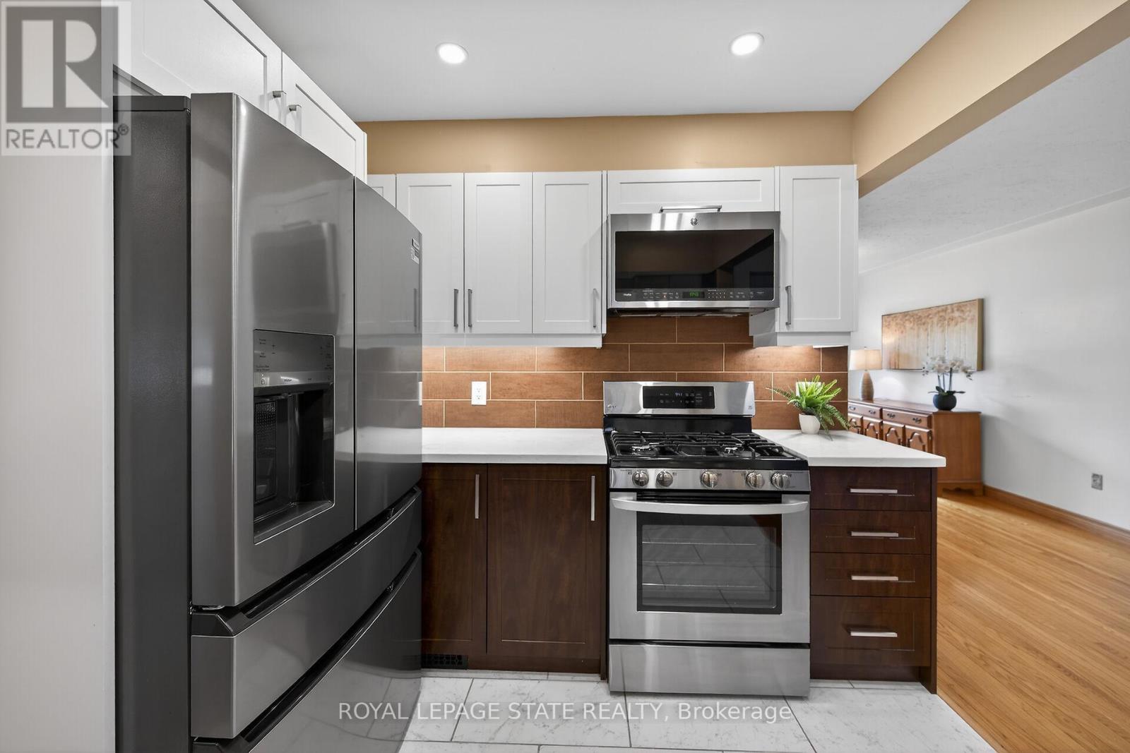 19 Burfield Avenue, Hamilton (Huntington), Ontario  L8T 2J8 - Photo 13 - X12914310