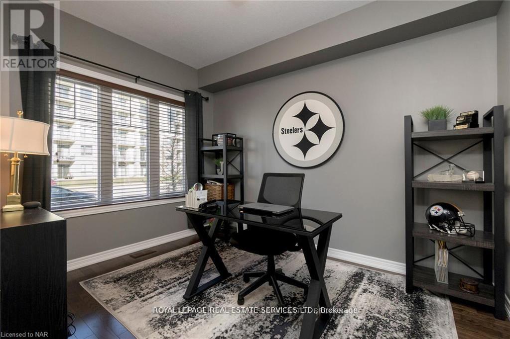 124 Shoreview Place, Hamilton (Stoney Creek), Ontario  L8E 0J4 - Photo 3 - X12914352