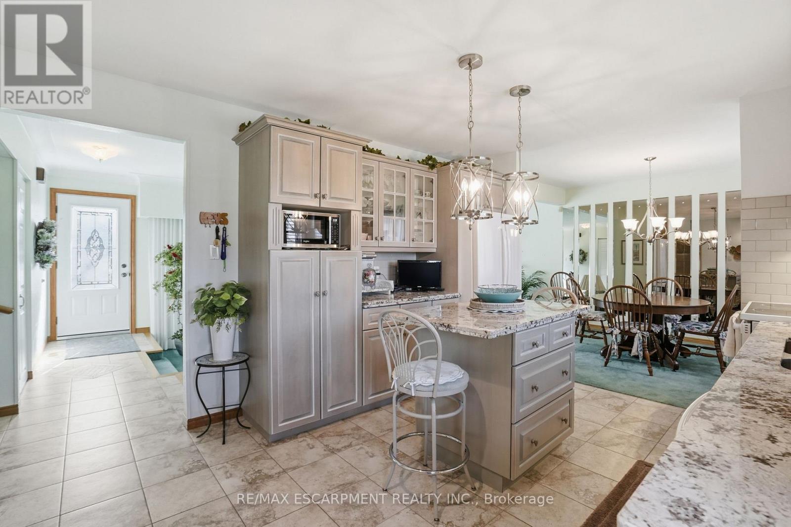 692 Miles Road, Hamilton, Ontario  L0R 1P0 - Photo 13 - X12914372