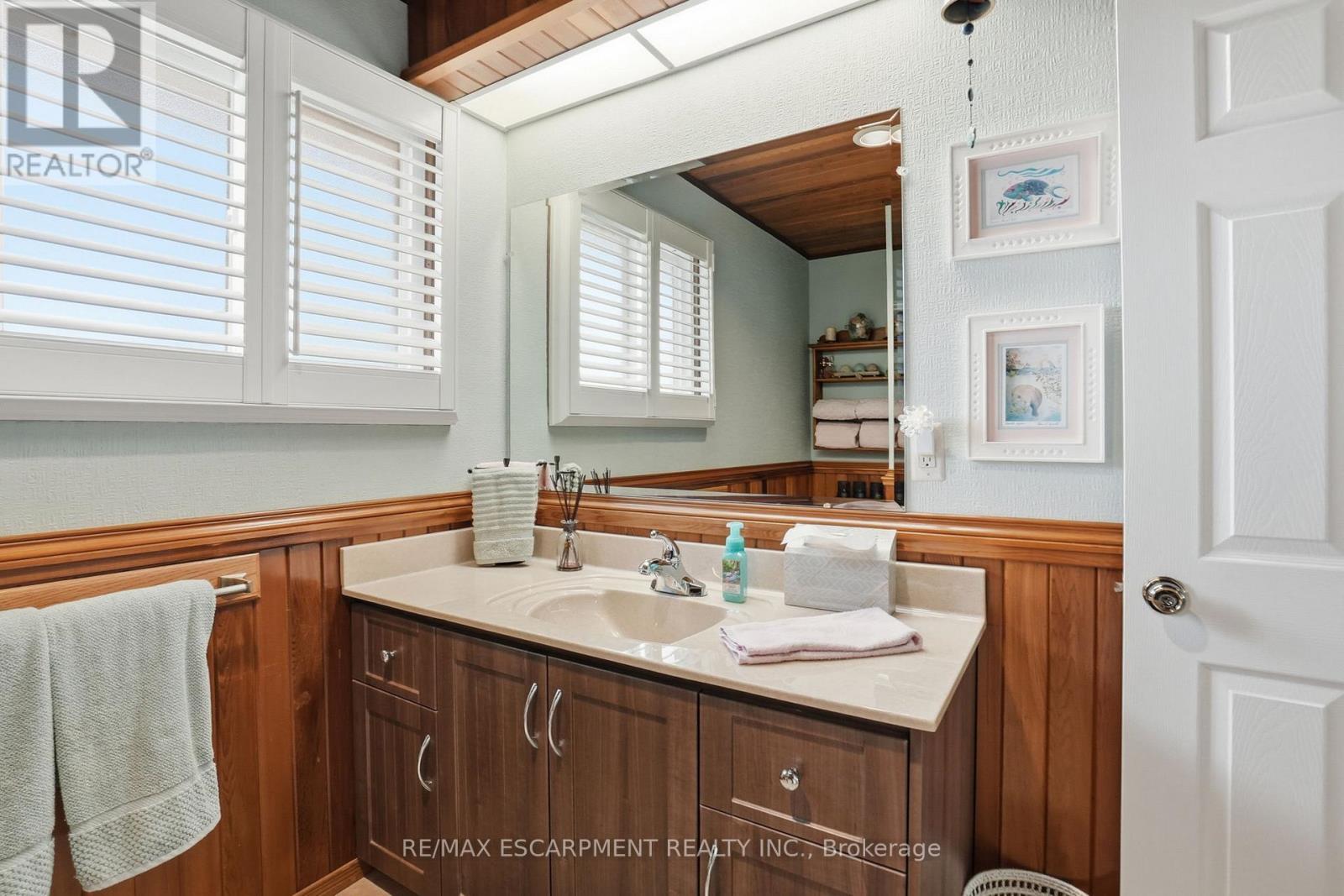 692 Miles Road, Hamilton, Ontario  L0R 1P0 - Photo 16 - X12914372