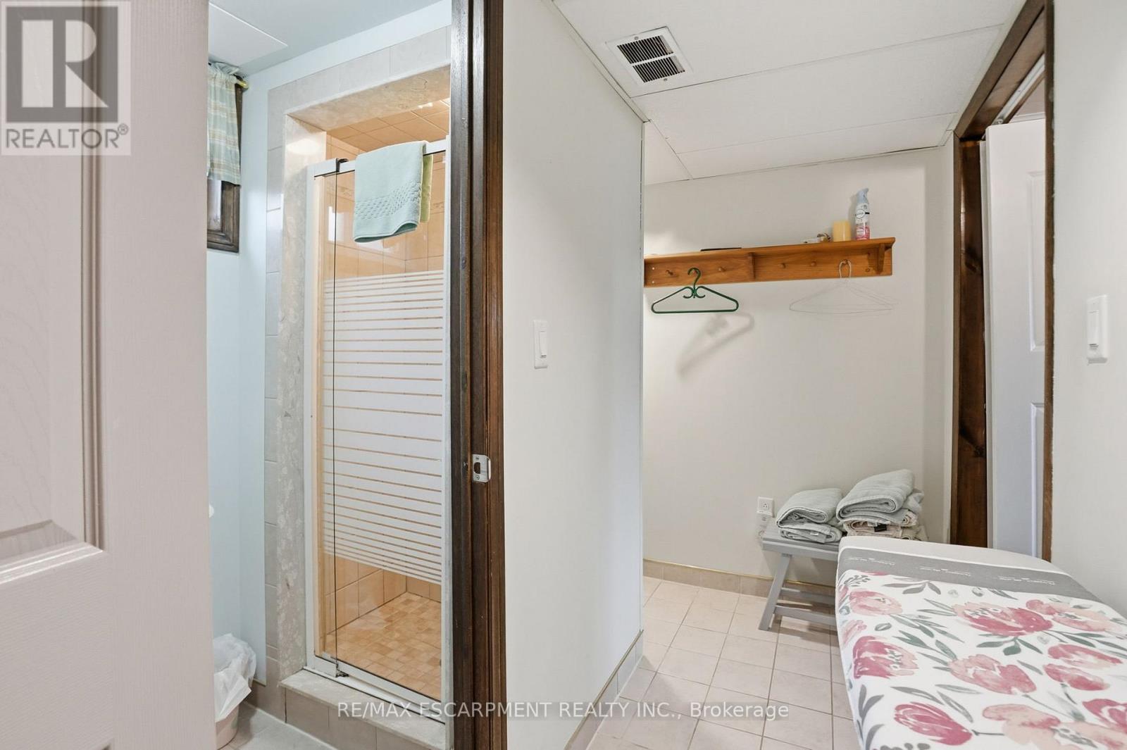 692 Miles Road, Hamilton, Ontario  L0R 1P0 - Photo 30 - X12914372