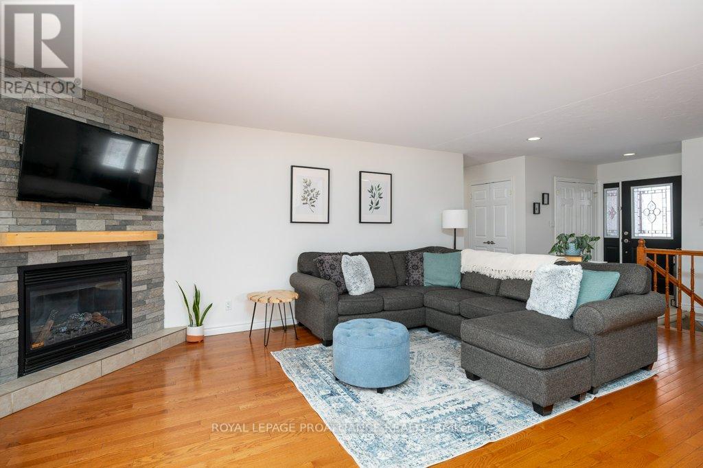 21 Forest Valley Drive, Quinte West, Ontario  K0K 2C0 - Photo 10 - X12914520