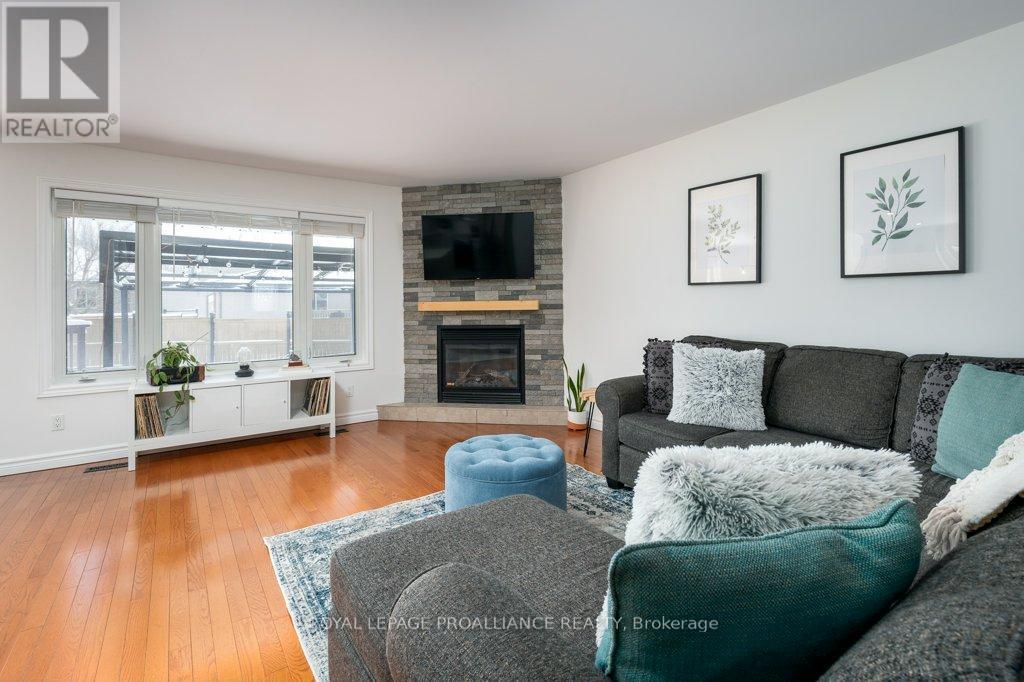 21 Forest Valley Drive, Quinte West, Ontario  K0K 2C0 - Photo 9 - X12914520