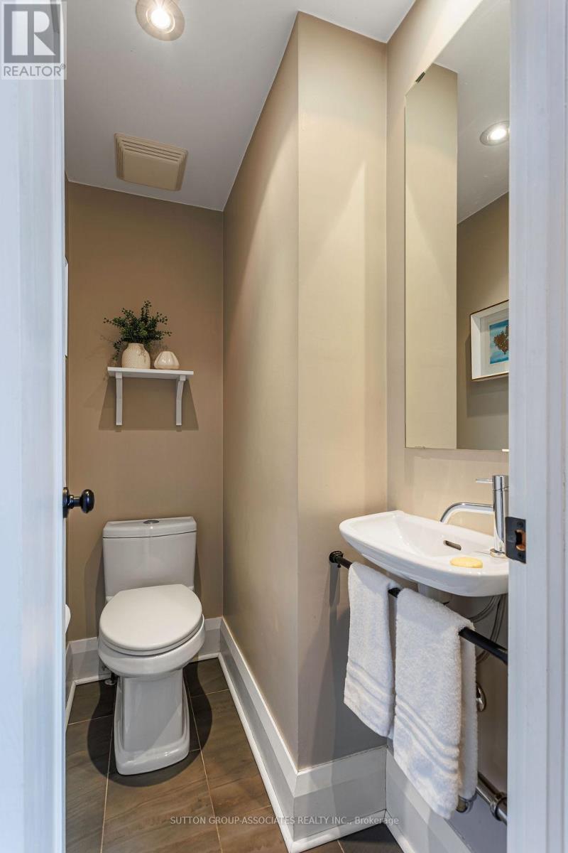 50 Thornhill Avenue, Toronto (Lambton Baby Point), Ontario  M6S 4C5 - Photo 21 - W12913552