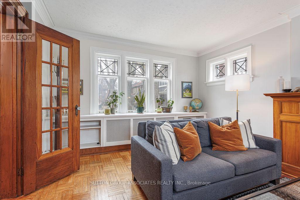 50 Thornhill Avenue, Toronto (Lambton Baby Point), Ontario  M6S 4C5 - Photo 6 - W12913552