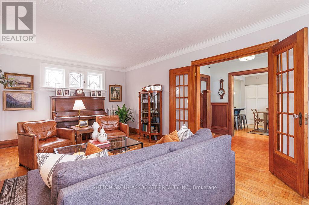 50 Thornhill Avenue, Toronto (Lambton Baby Point), Ontario  M6S 4C5 - Photo 7 - W12913552