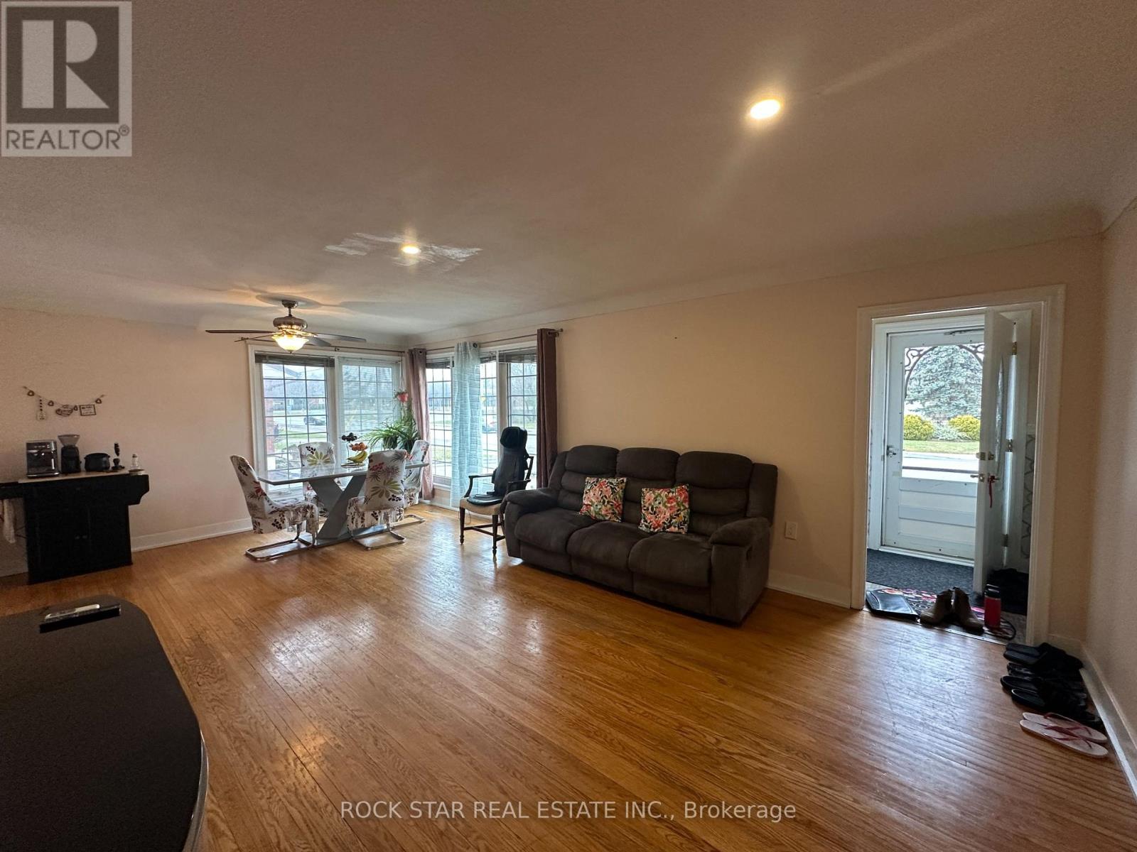 3616 Dorchester Road, Niagara Falls, Ontario  L2J 3A5 - Photo 4 - X12881096