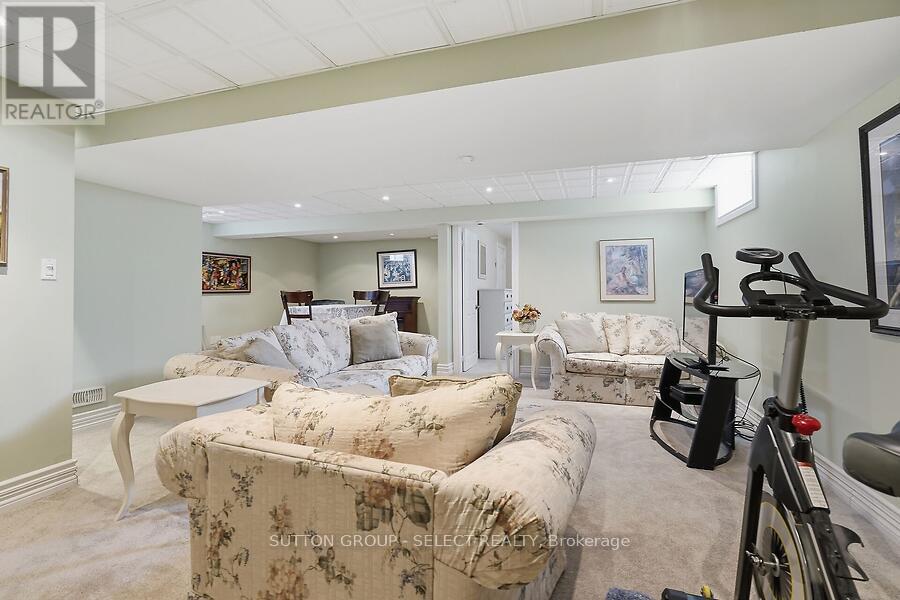 1758 Devos Drive, London North, Ontario  N5X 4H9 - Photo 33 - X12914540