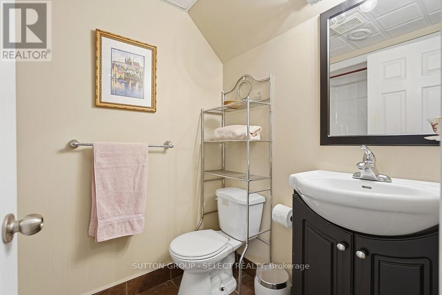 1758 Devos Drive, London North, Ontario  N5X 4H9 - Photo 38 - X12914540