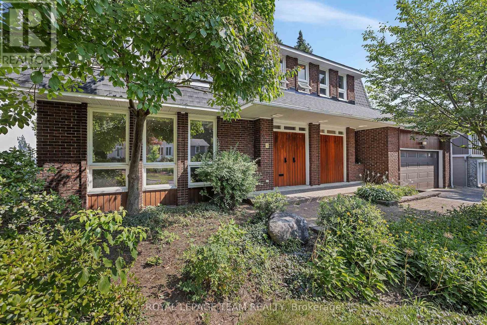 1825 Yale Avenue, Ottawa, Ontario  K1H 6S3 - Photo 3 - X12914404