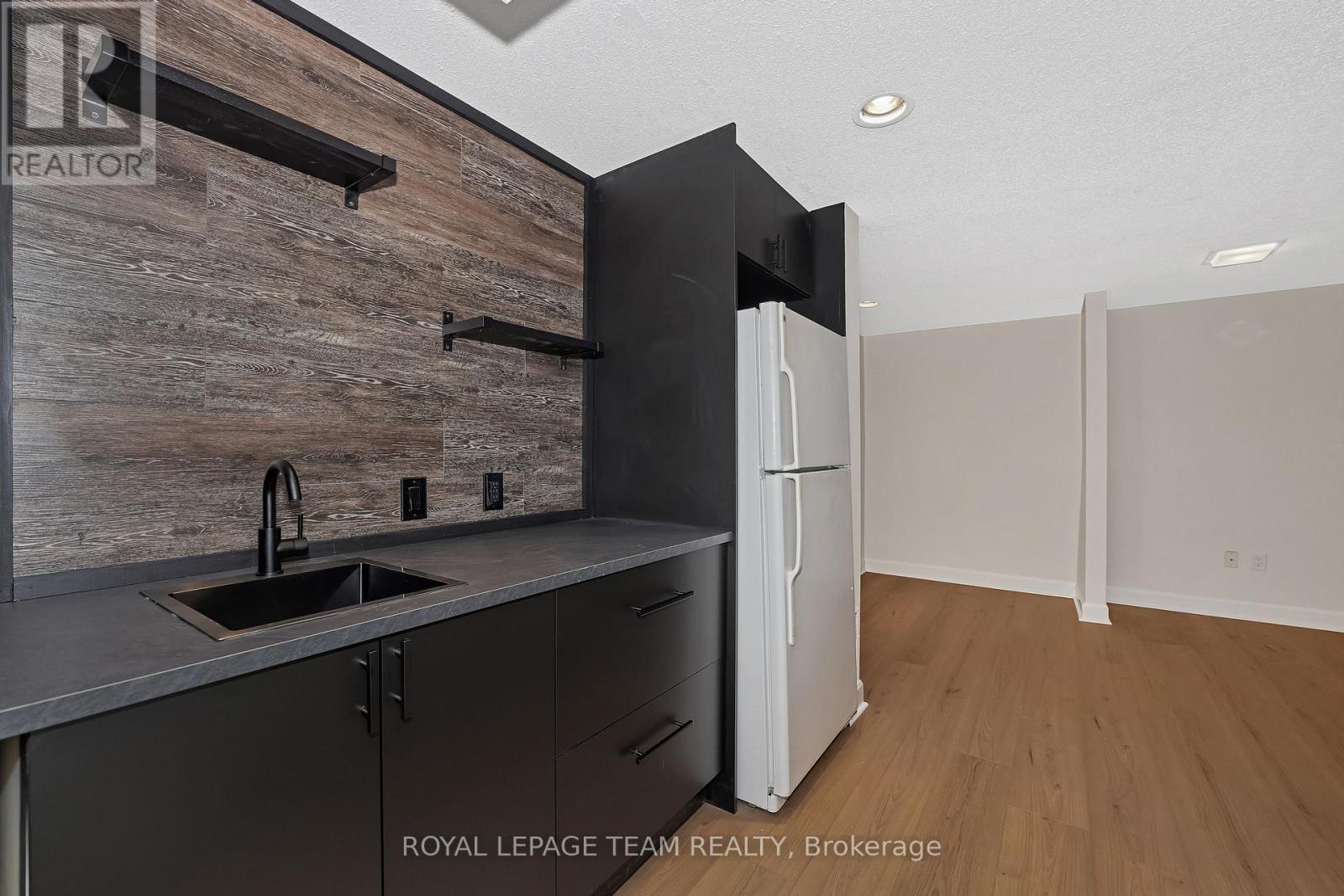 1825 Yale Avenue, Ottawa, Ontario  K1H 6S3 - Photo 39 - X12914404