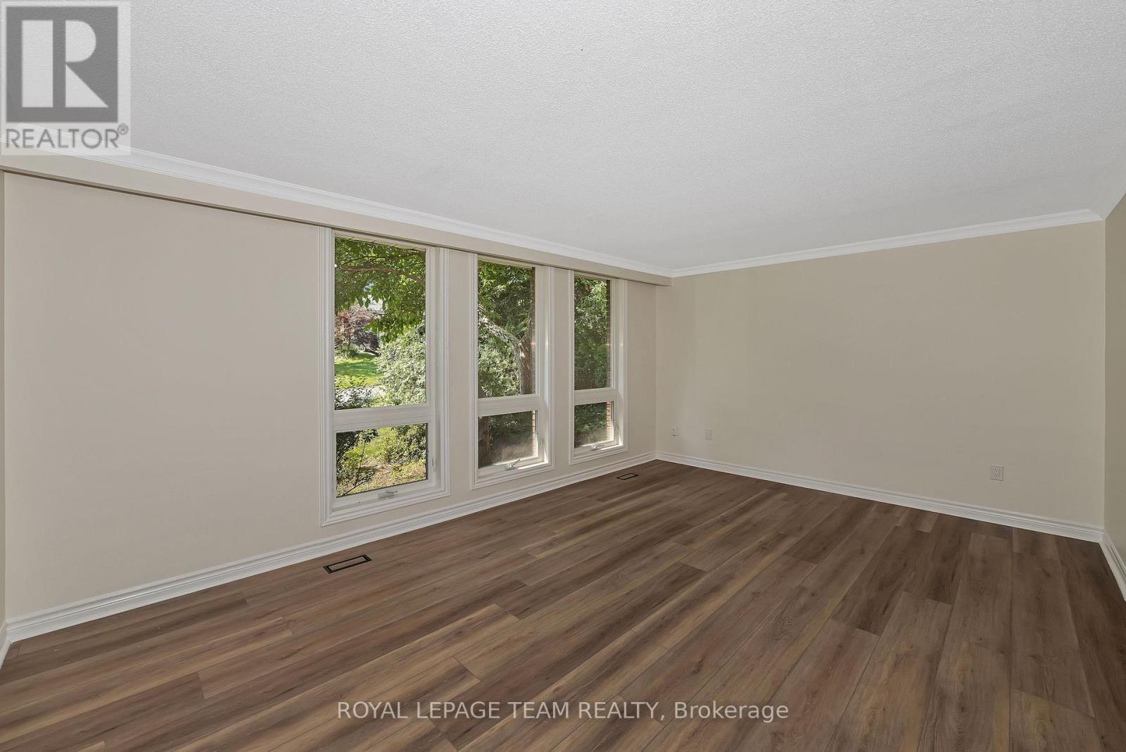 1825 Yale Avenue, Ottawa, Ontario  K1H 6S3 - Photo 7 - X12914404