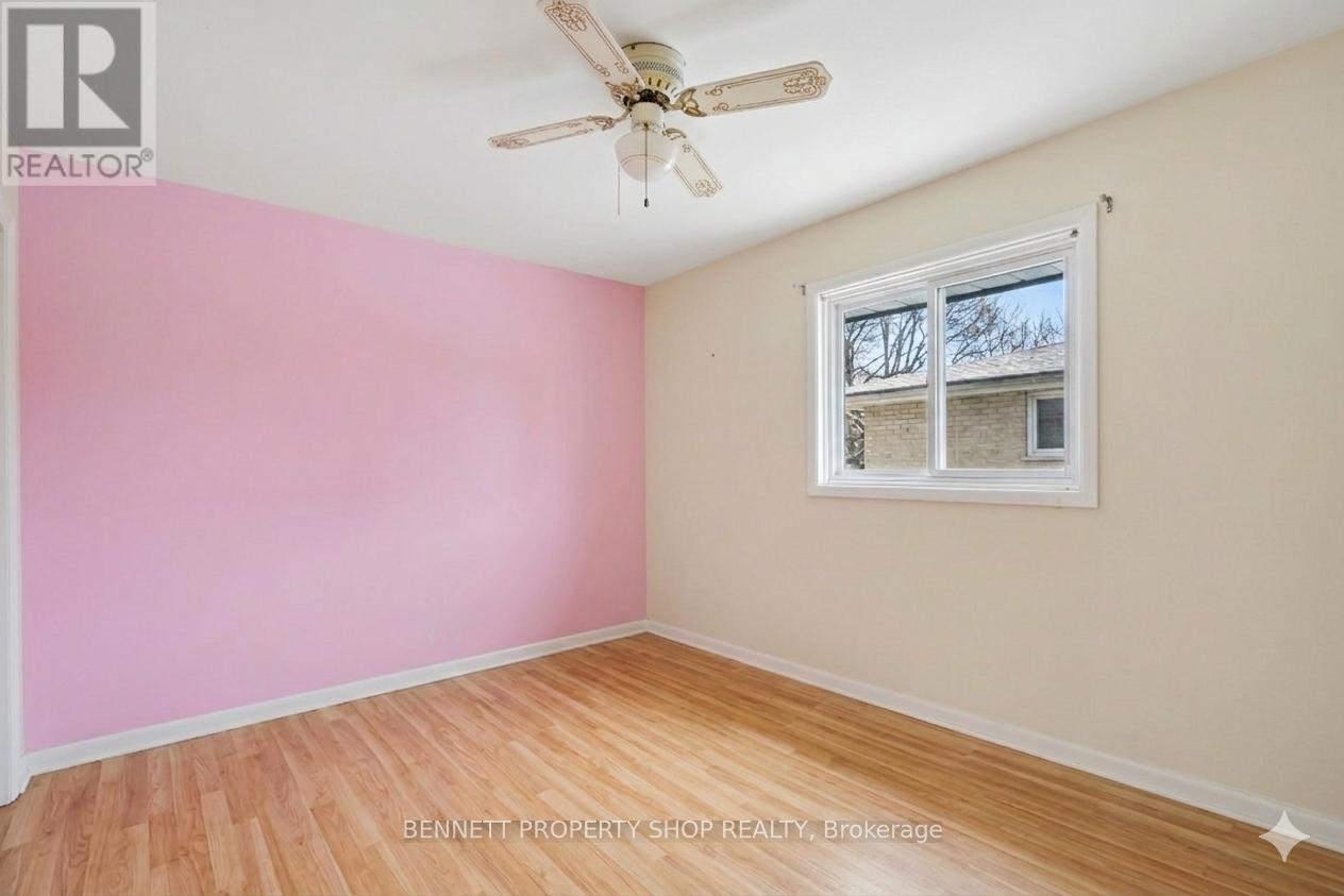 2636 Elmhurst Street, Ottawa, Ontario  K2B 7N6 - Photo 5 - X12914480