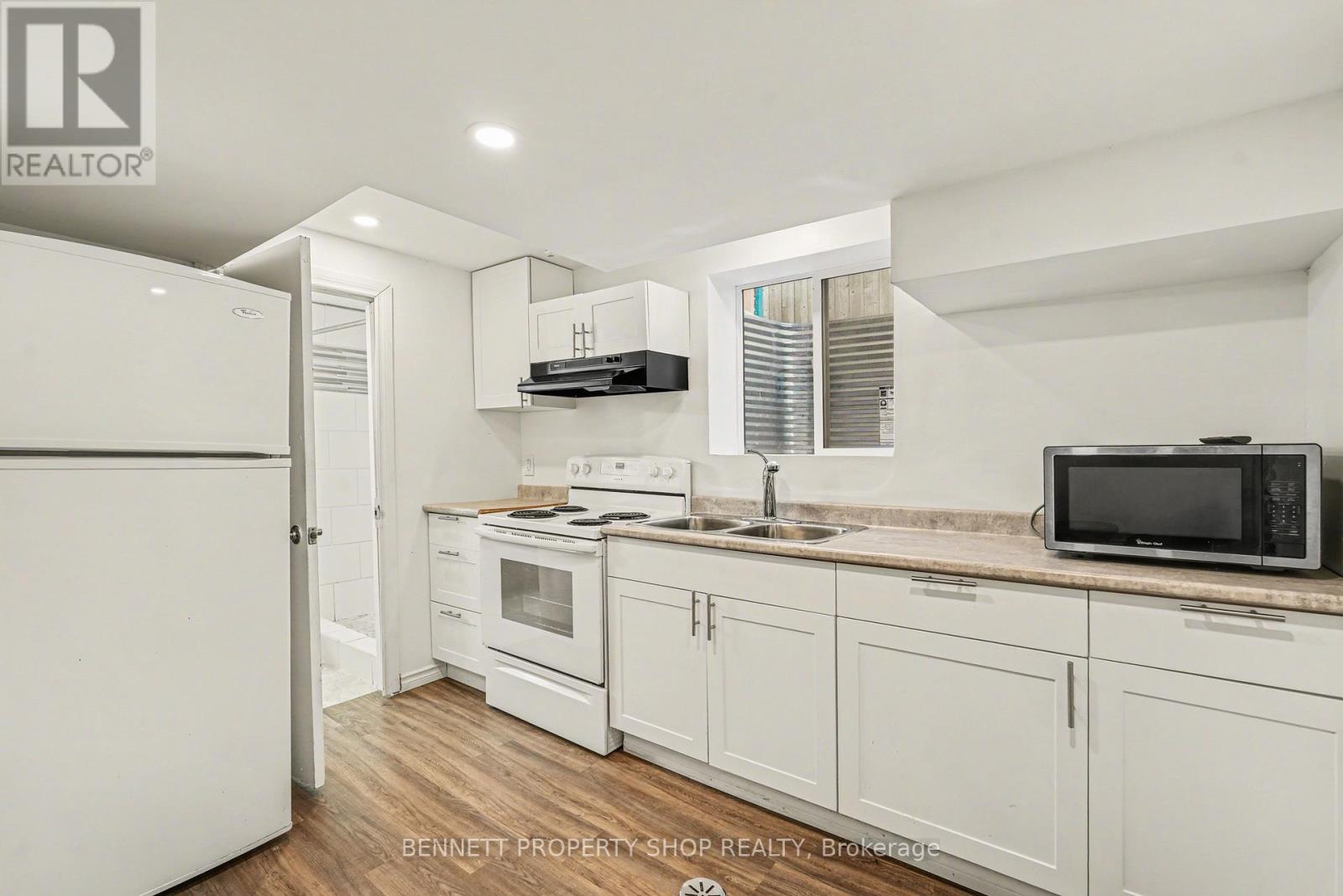 2636 Elmhurst Street, Ottawa, Ontario  K2B 7N6 - Photo 8 - X12914480