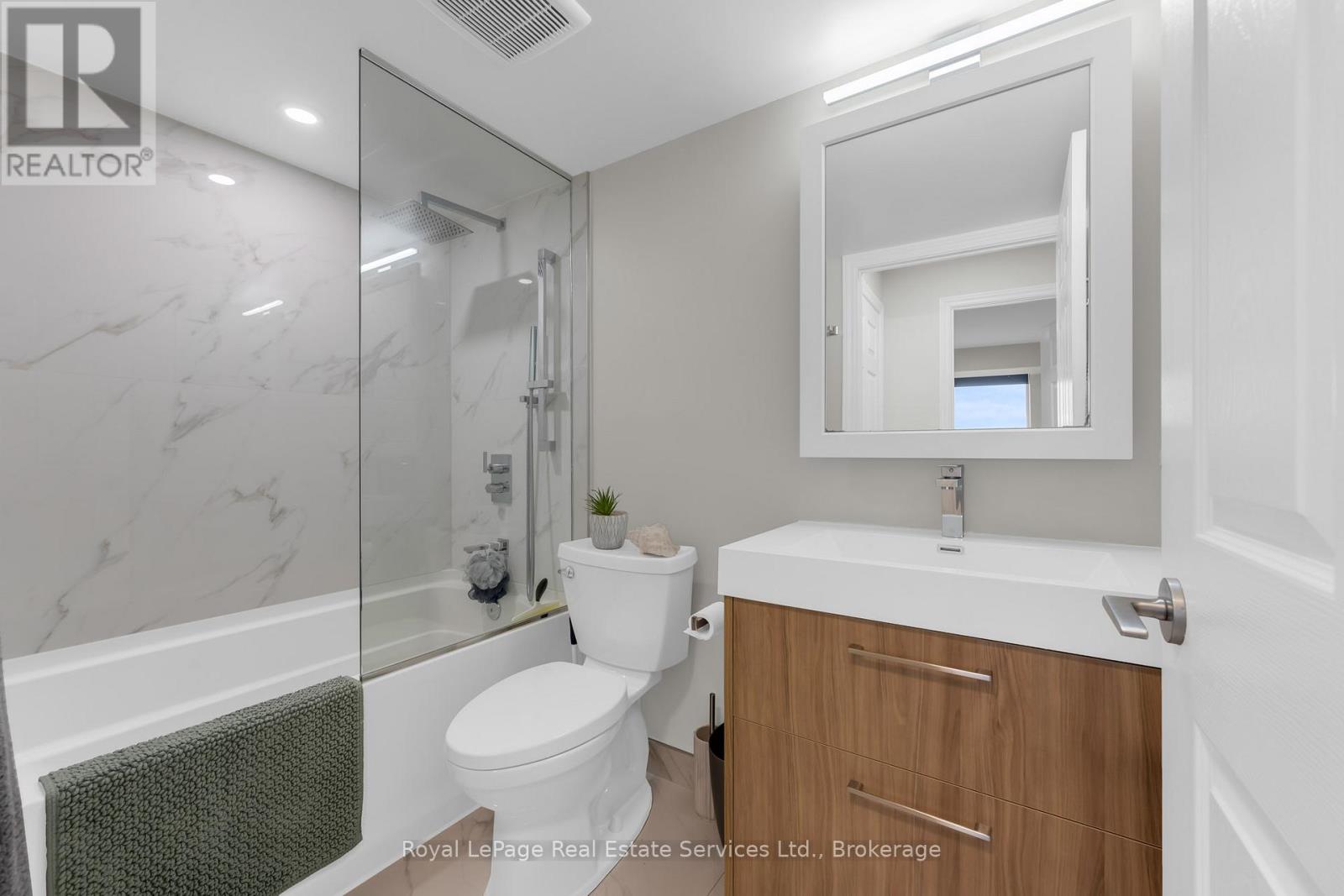 302 - 2391 Central Park Drive, Oakville, Ontario  L6H 0E4 - Photo 13 - W12914484