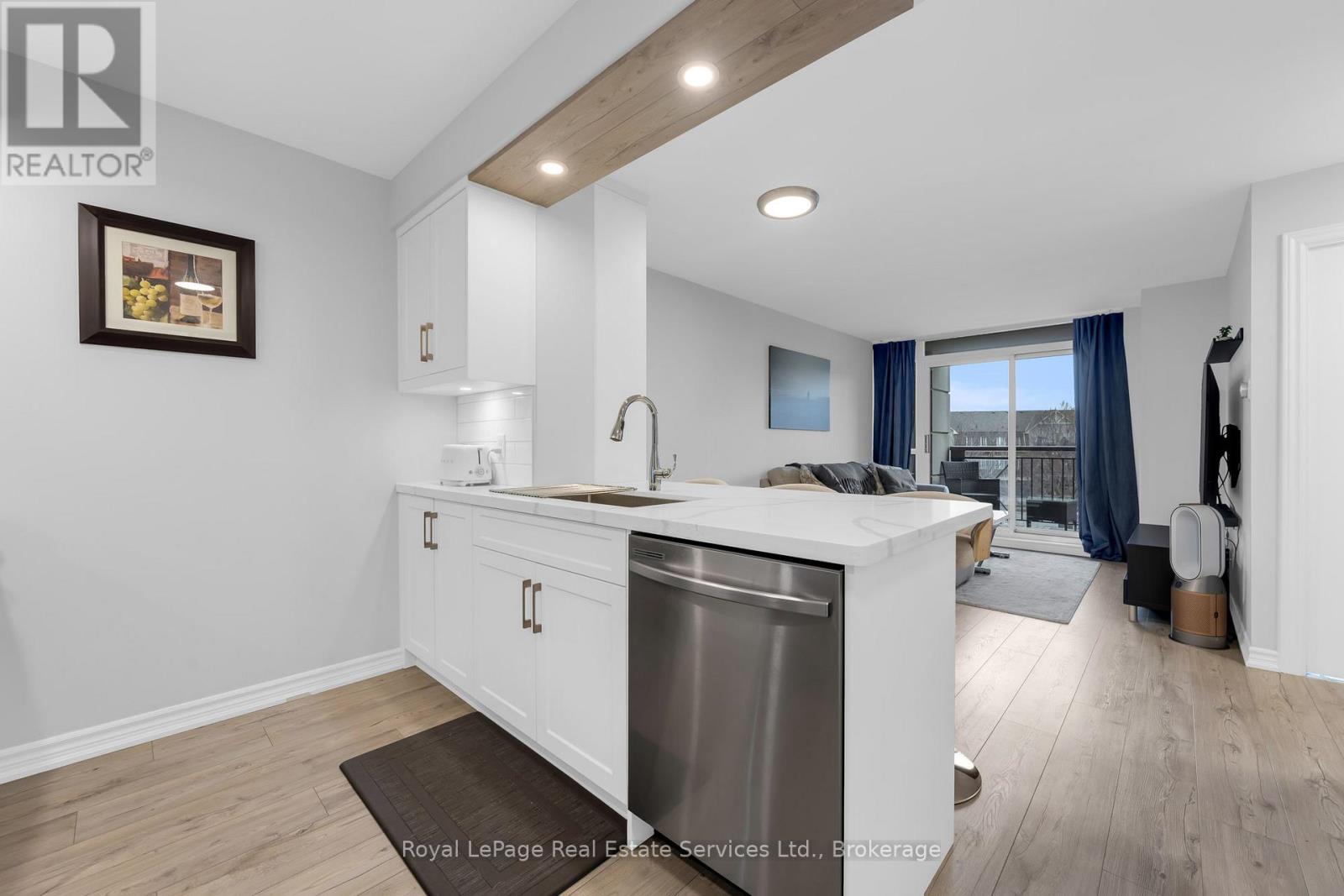 302 - 2391 Central Park Drive, Oakville, Ontario  L6H 0E4 - Photo 5 - W12914484