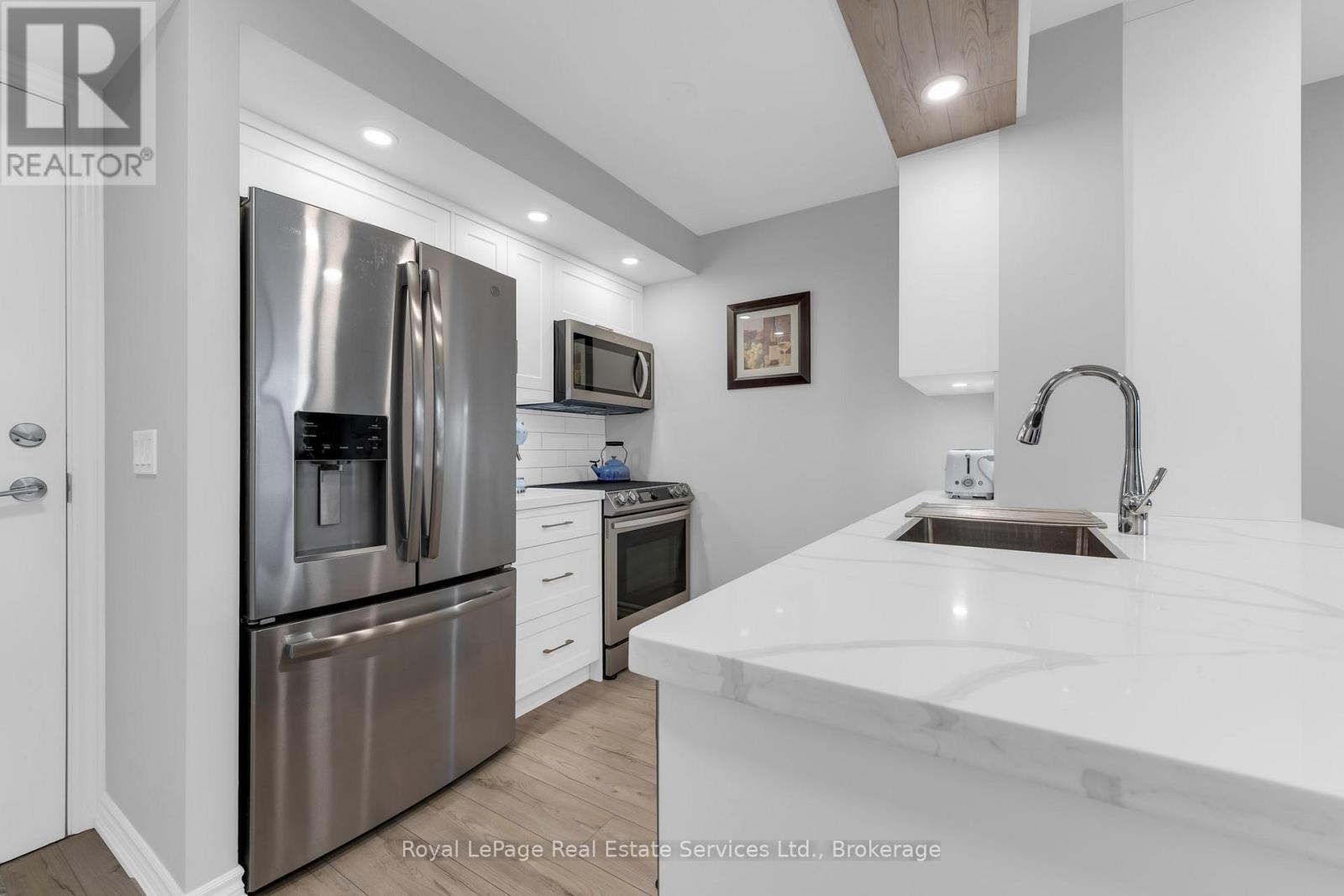 302 - 2391 Central Park Drive, Oakville, Ontario  L6H 0E4 - Photo 6 - W12914484