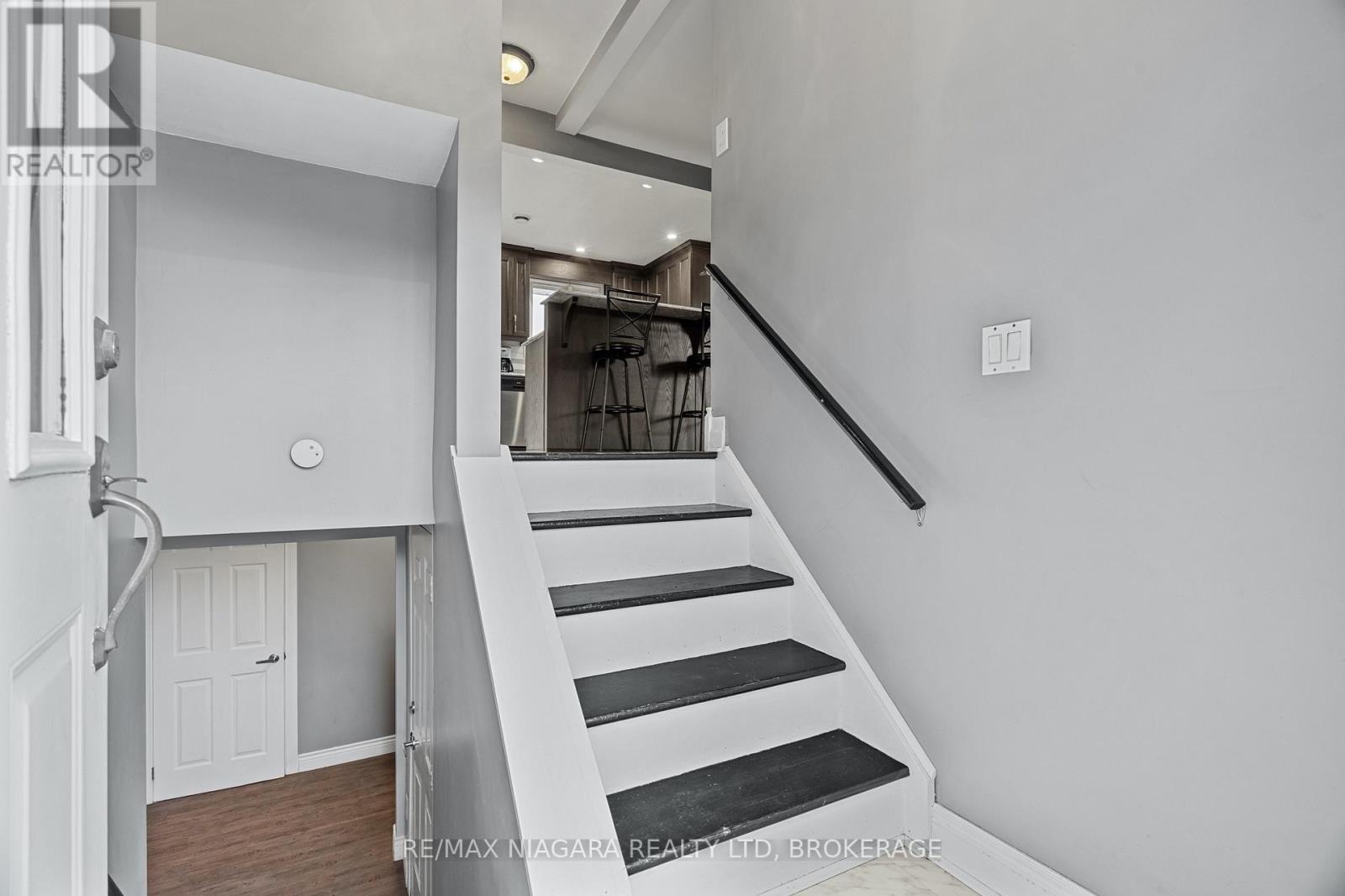 594 Doans Ridge Road, Welland, Ontario  L3B 5N7 - Photo 8 - X12914416