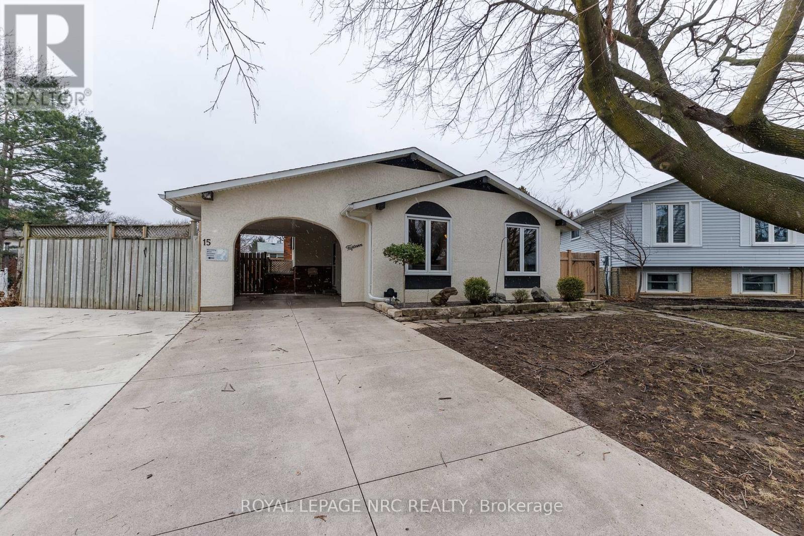 15 Carousel Circle, St. Catharines, Ontario  L2N 6C9 - Photo 3 - X12914522