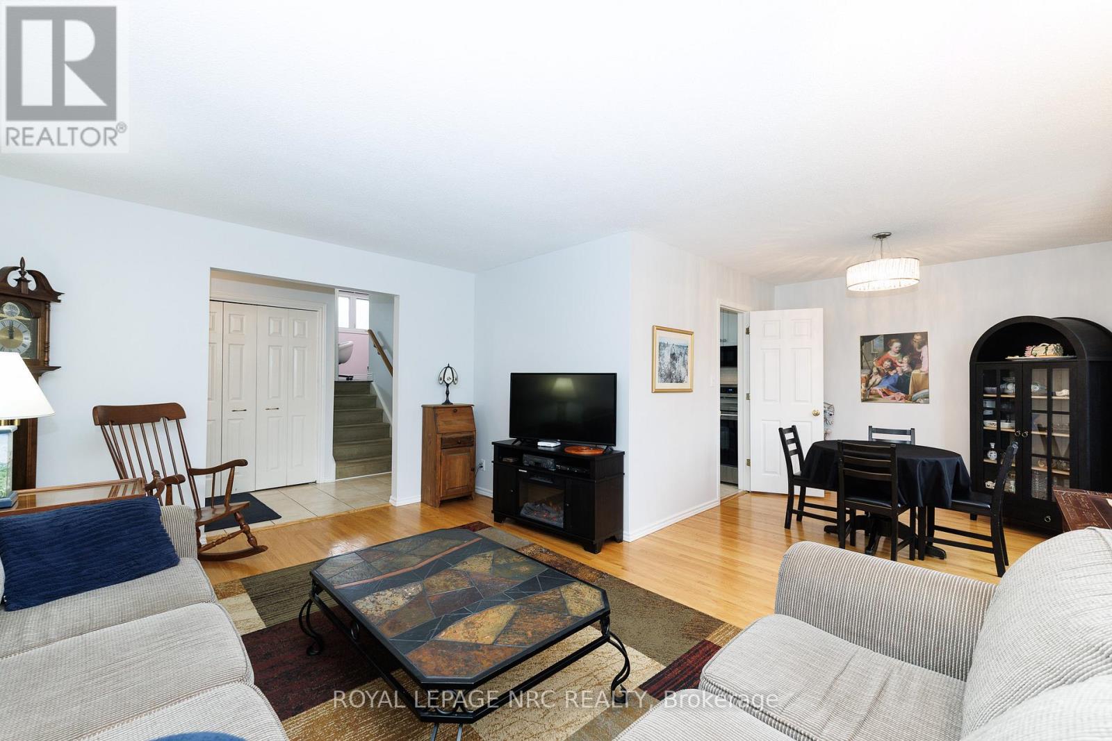 15 Carousel Circle, St. Catharines, Ontario  L2N 6C9 - Photo 9 - X12914522