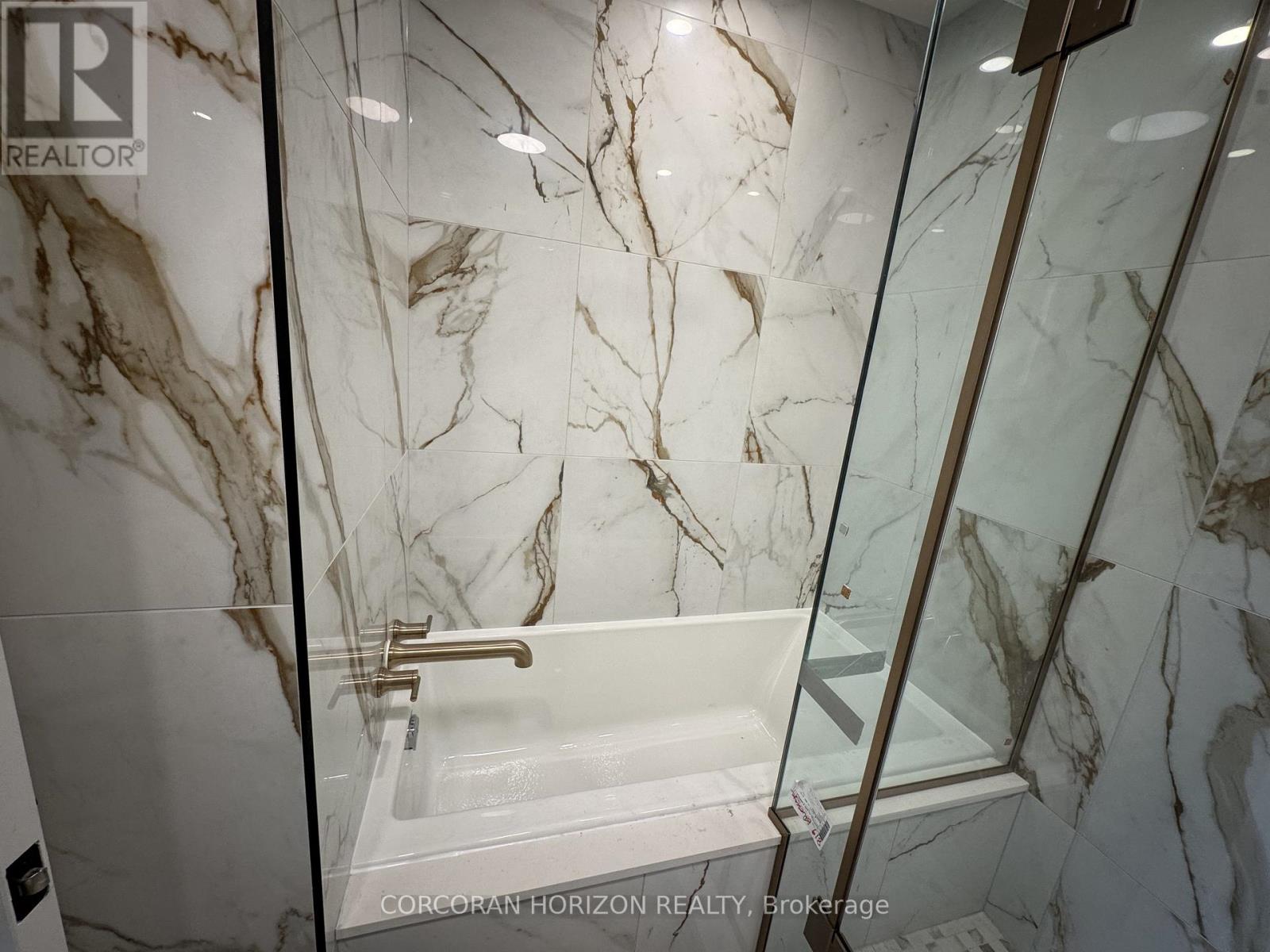 819 - 1050 Eastern Avenue, Toronto, Ontario  M4L 0B7 - Photo 8 - E12764608