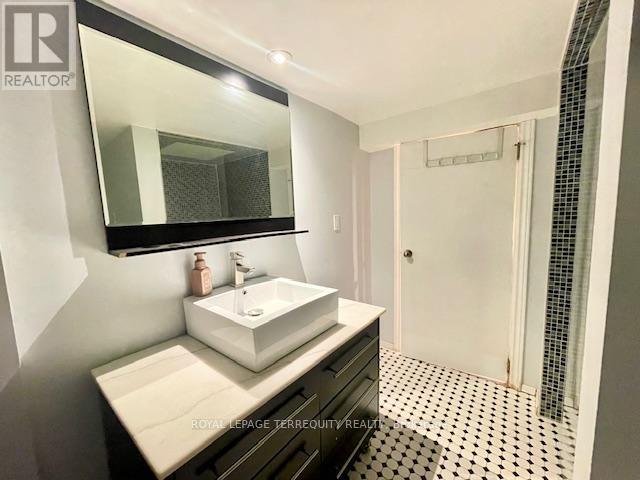 425 River Side Drive, Oakville (Co Central), Ontario  L6K 3N6 - Photo 42 - W12810830