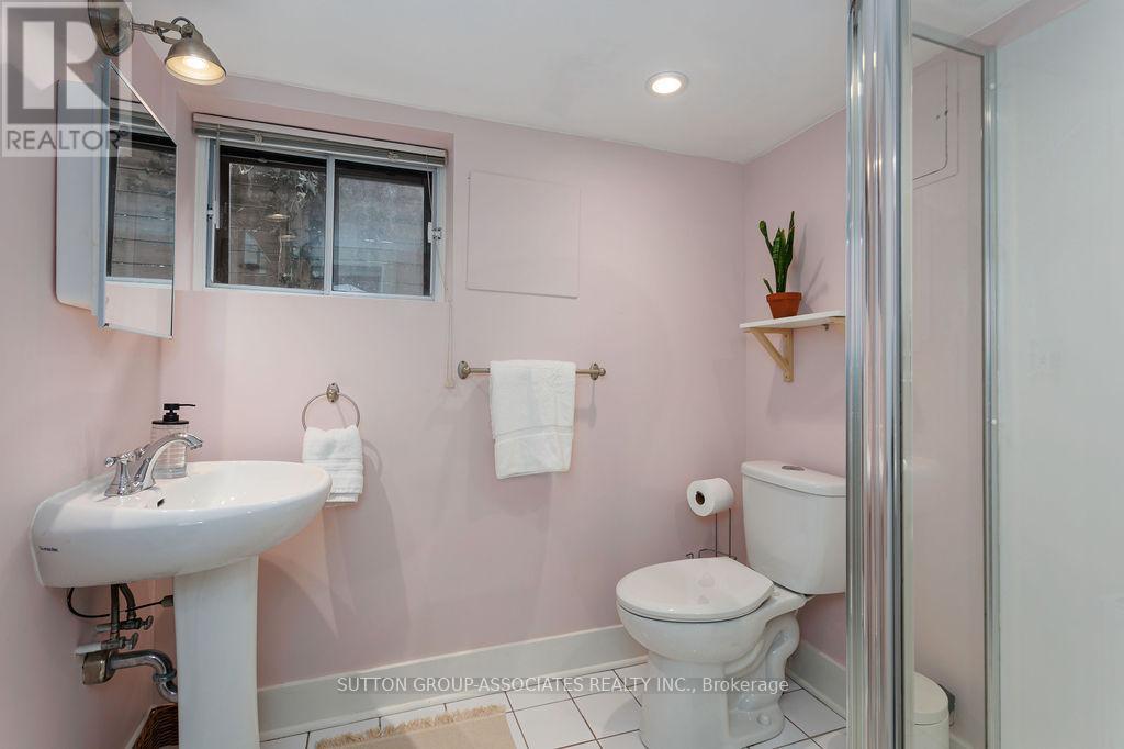 50 Thornhill Avenue, Toronto (Lambton Baby Point), Ontario  M6S 4C5 - Photo 39 - W12913552