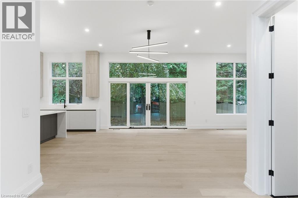 135 Secord Lane, Burlington, Ontario  L7L 2H6 - Photo 4 - 40789525