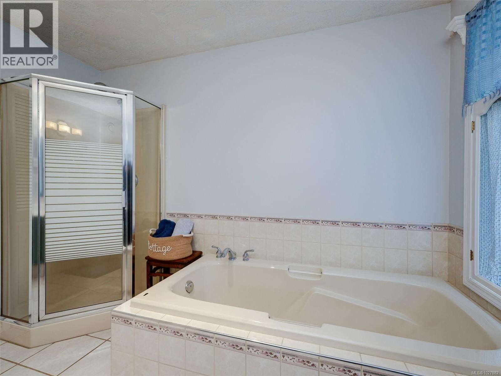 6781 Amwell Dr, Central Saanich, British Columbia  V8M 1A1 - Photo 16 - 1027882