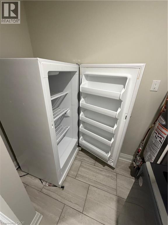 59 Szollosy Circle, Hamilton, Ontario  L9B 1T8 - Photo 19 - 40814386