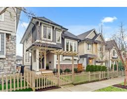 <div class="price">$895,000</div> 11 4295 Old Clayburn Road, Abbotsford<br><div style="margin-bottom:8px;"><small>RE/MAX Lifestyles Realty (Langley)</small></div><div class='bed_bath'>3 Bed | 3 Bath</div>