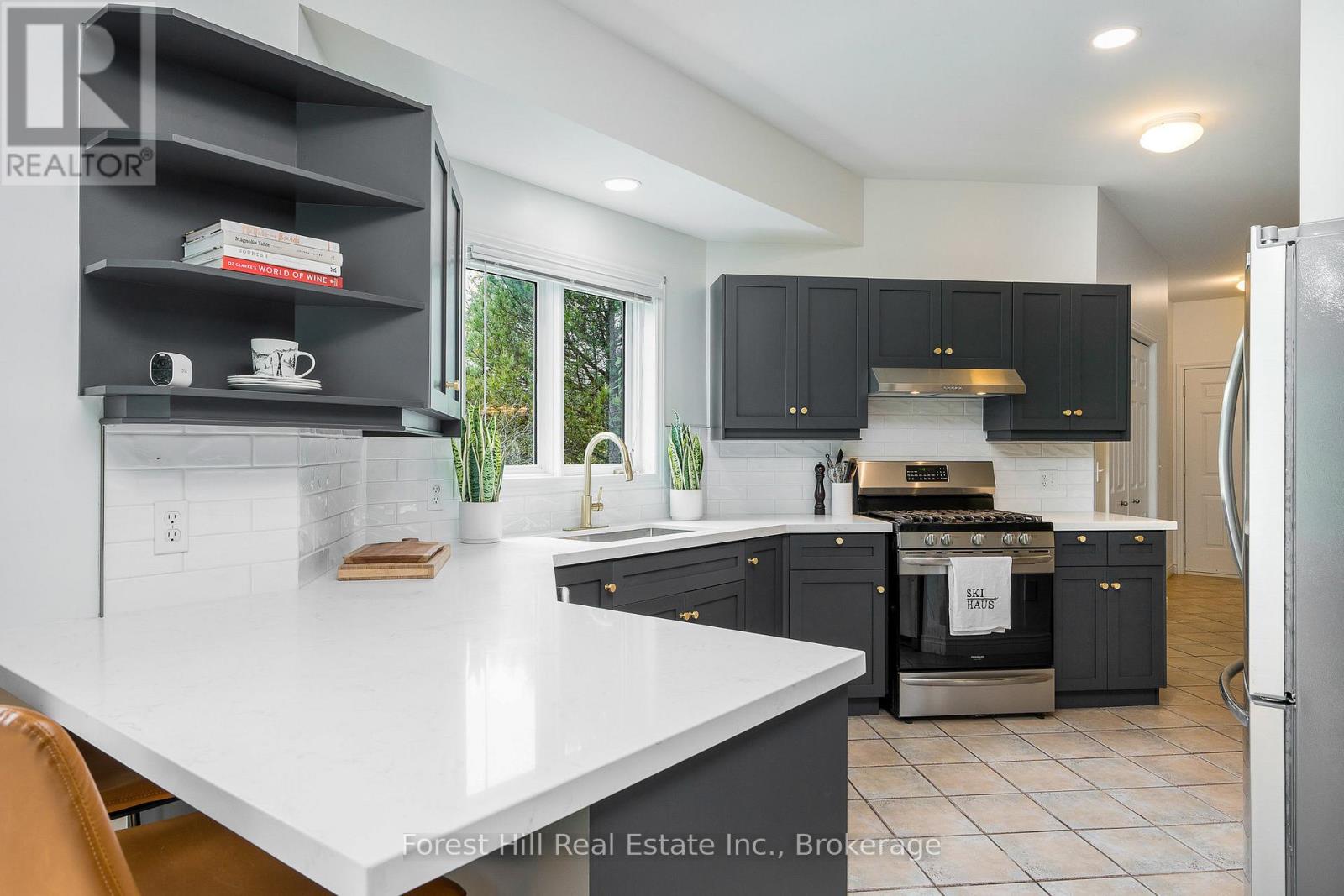 140 Augusta Crescent, Blue Mountains, Ontario  L9Y 0K7 - Photo 15 - X12914430