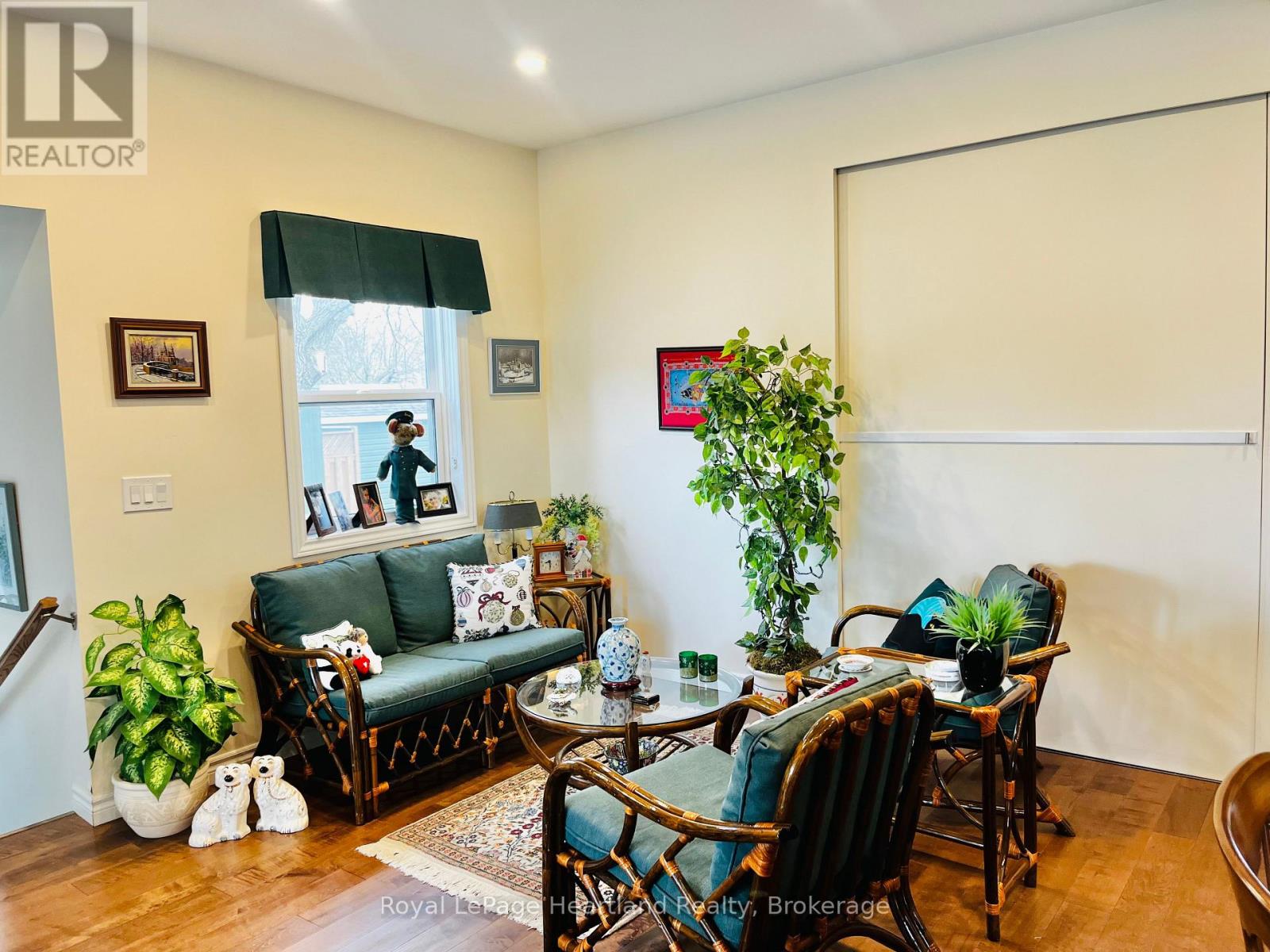 Photo 6 of 25 for 9 Velma Street