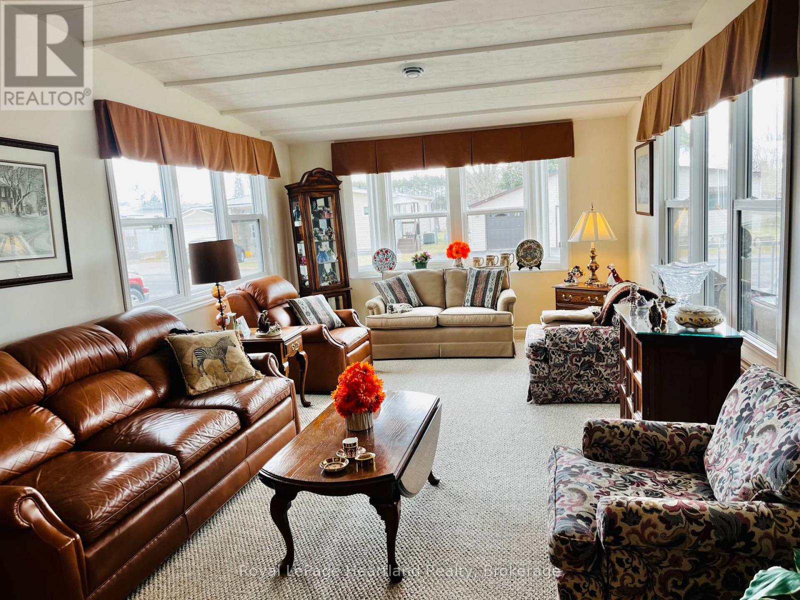 Photo 9 of 25 for 9 Velma Street