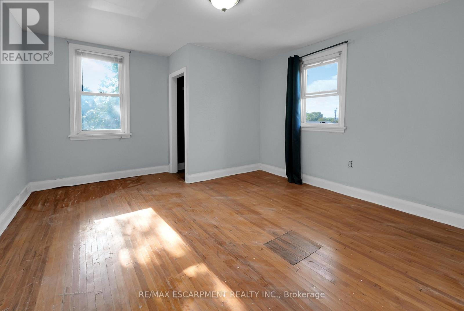 9 Arlington Avenue, St. Catharines, Ontario  L2P 3A3 - Photo 12 - X12721014