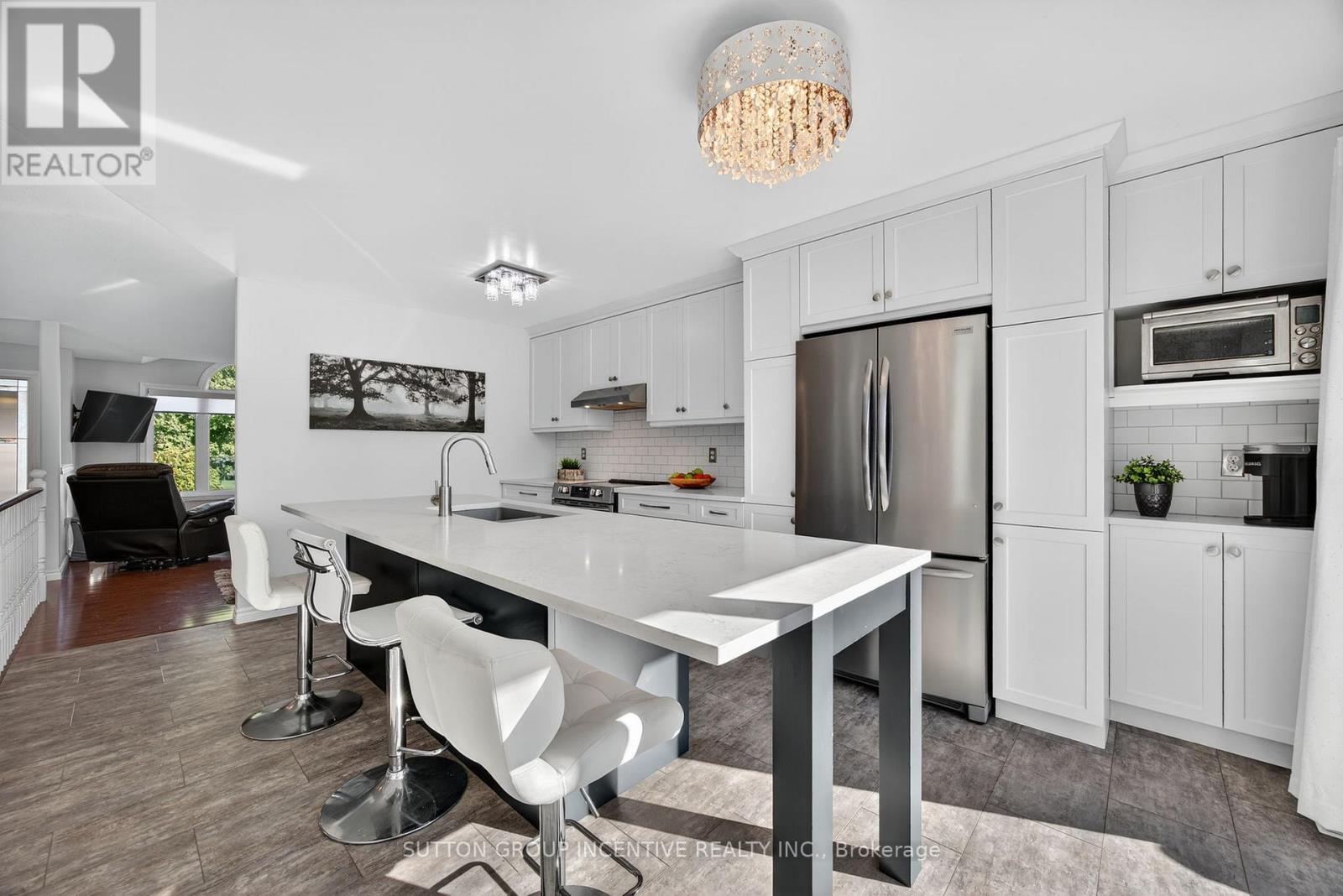 63 Nicklaus Drive, Barrie (East Bayfield), Ontario  L4M 6V7 - Photo 11 - S12913098