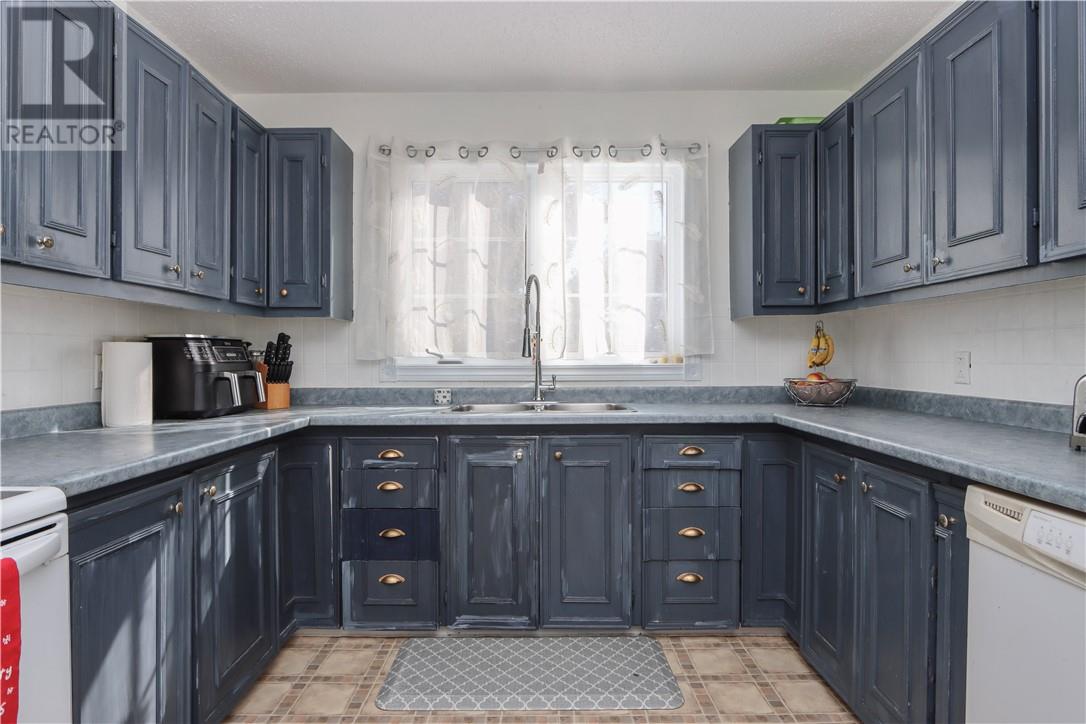 294 Pine Street, Lively, Ontario  P3Y 1N1 - Photo 11 - 2126897