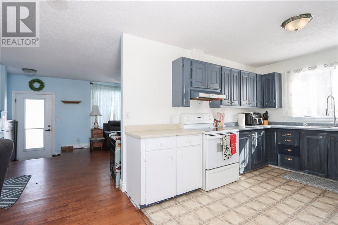 294 Pine Street, Lively, Ontario  P3Y 1N1 - Photo 15 - 2126897