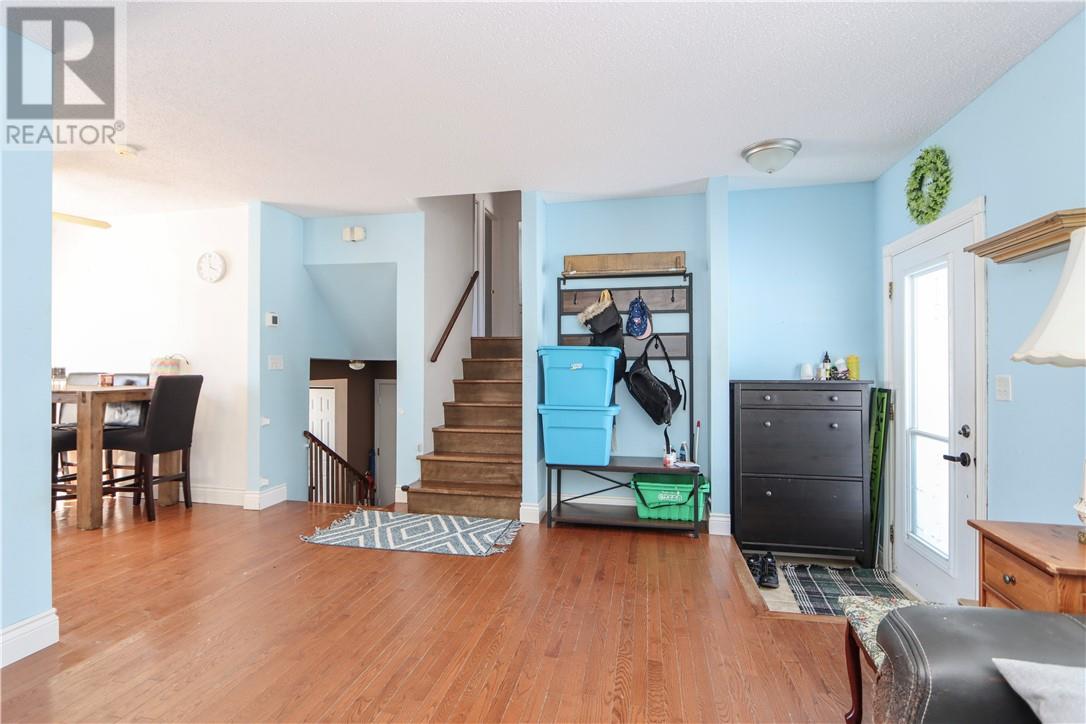 294 Pine Street, Lively, Ontario  P3Y 1N1 - Photo 5 - 2126897