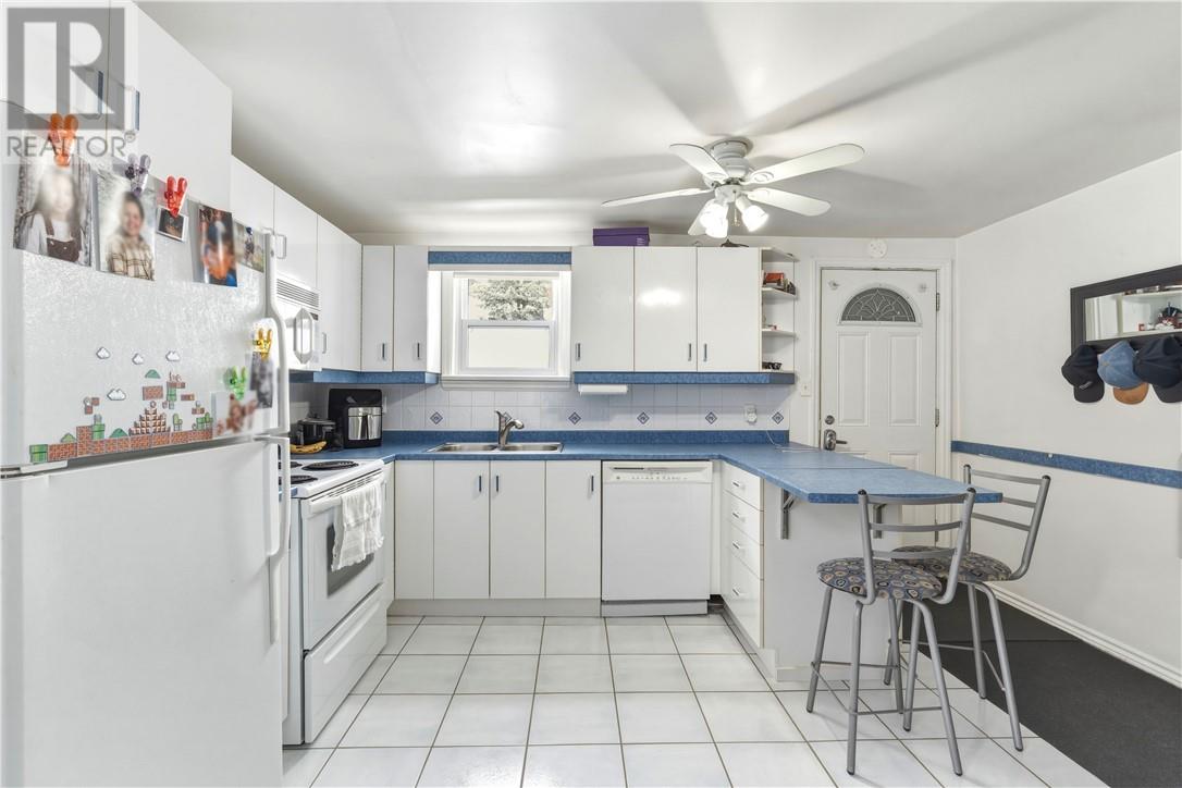 21 Avalon Road, Sudbury, Ontario  P3B 3K6 - Photo 3 - 2126889